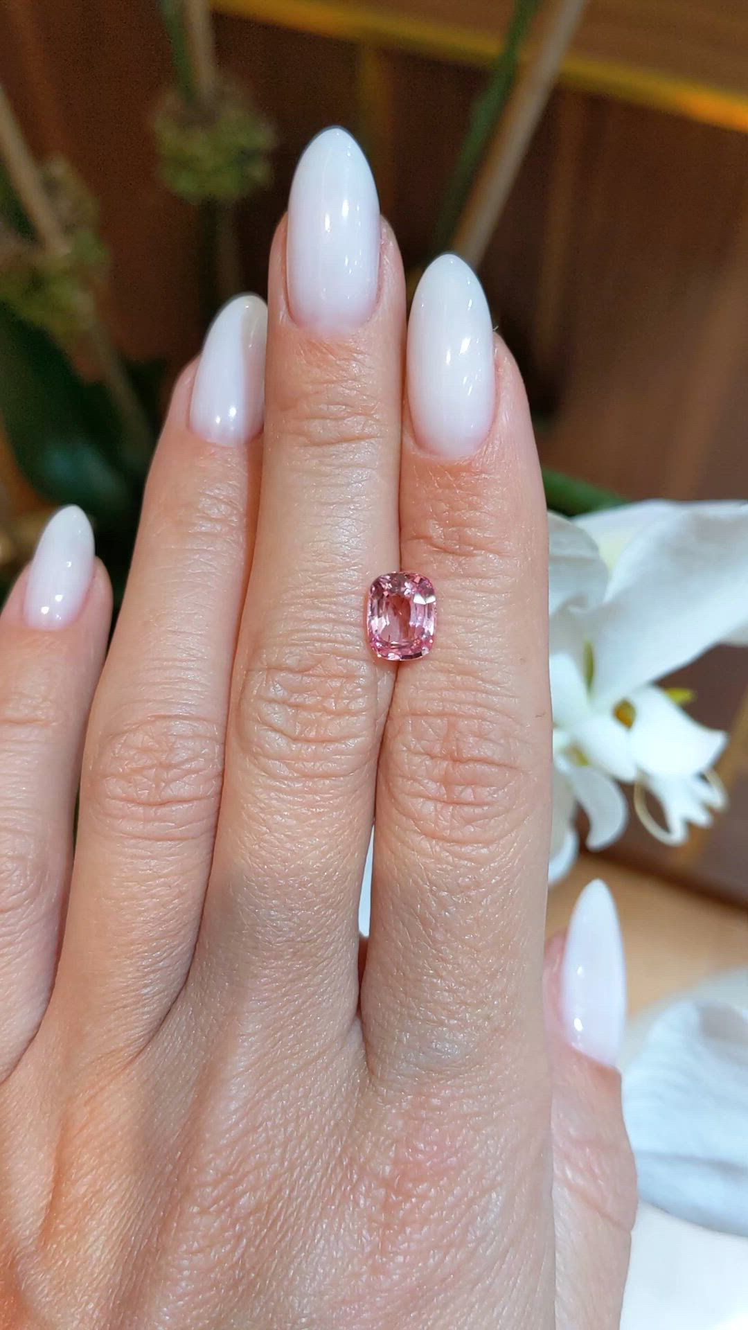 2.30 Ct. Padparadscha Sapphire from Ceylon (Sri Lanka) Size Video