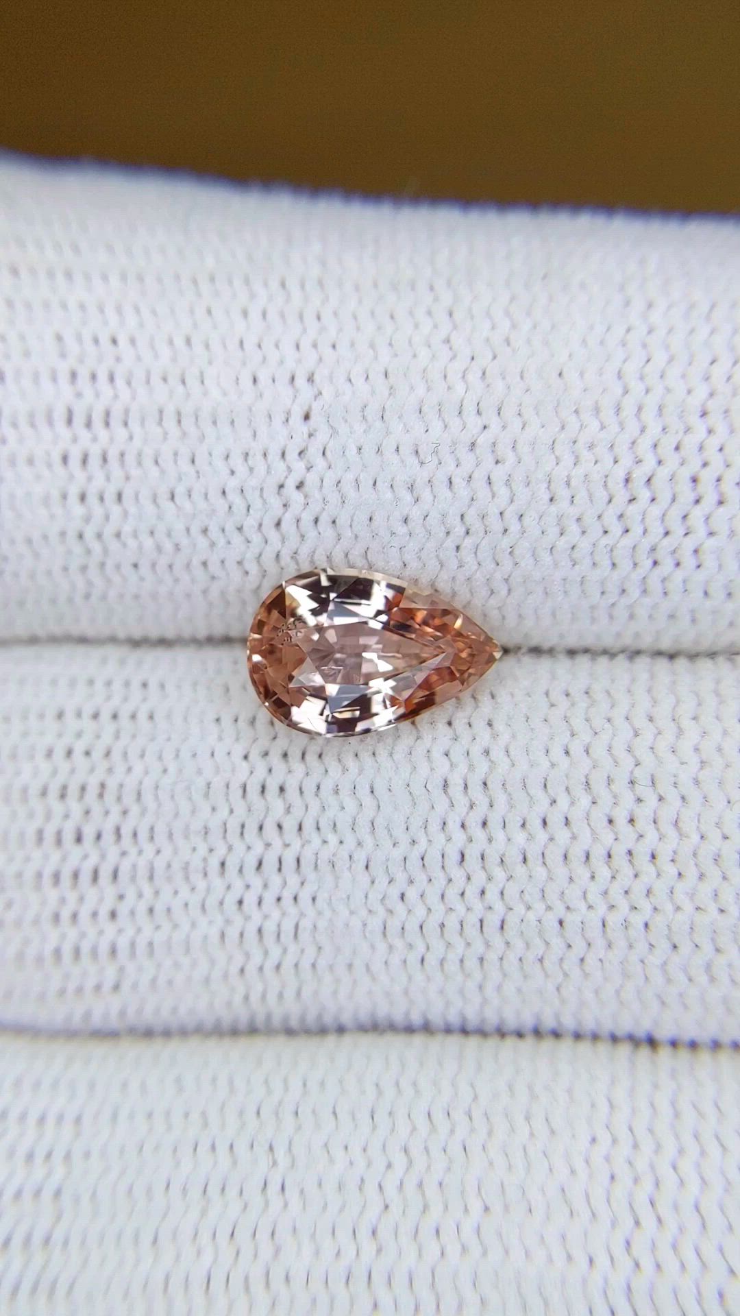 2.26 Ct. Padparadscha Sapphire from Ceylon (Sri Lanka) Size Video