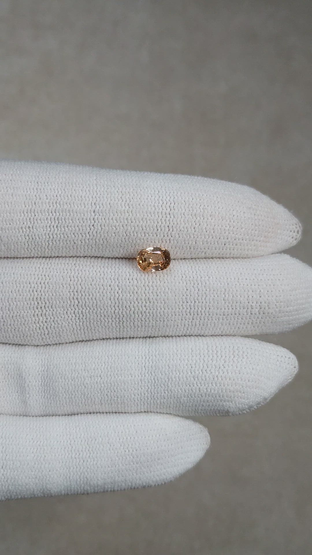 1.11 Ct. Padparadscha Sapphire from Ceylon (Sri Lanka) Size Video
