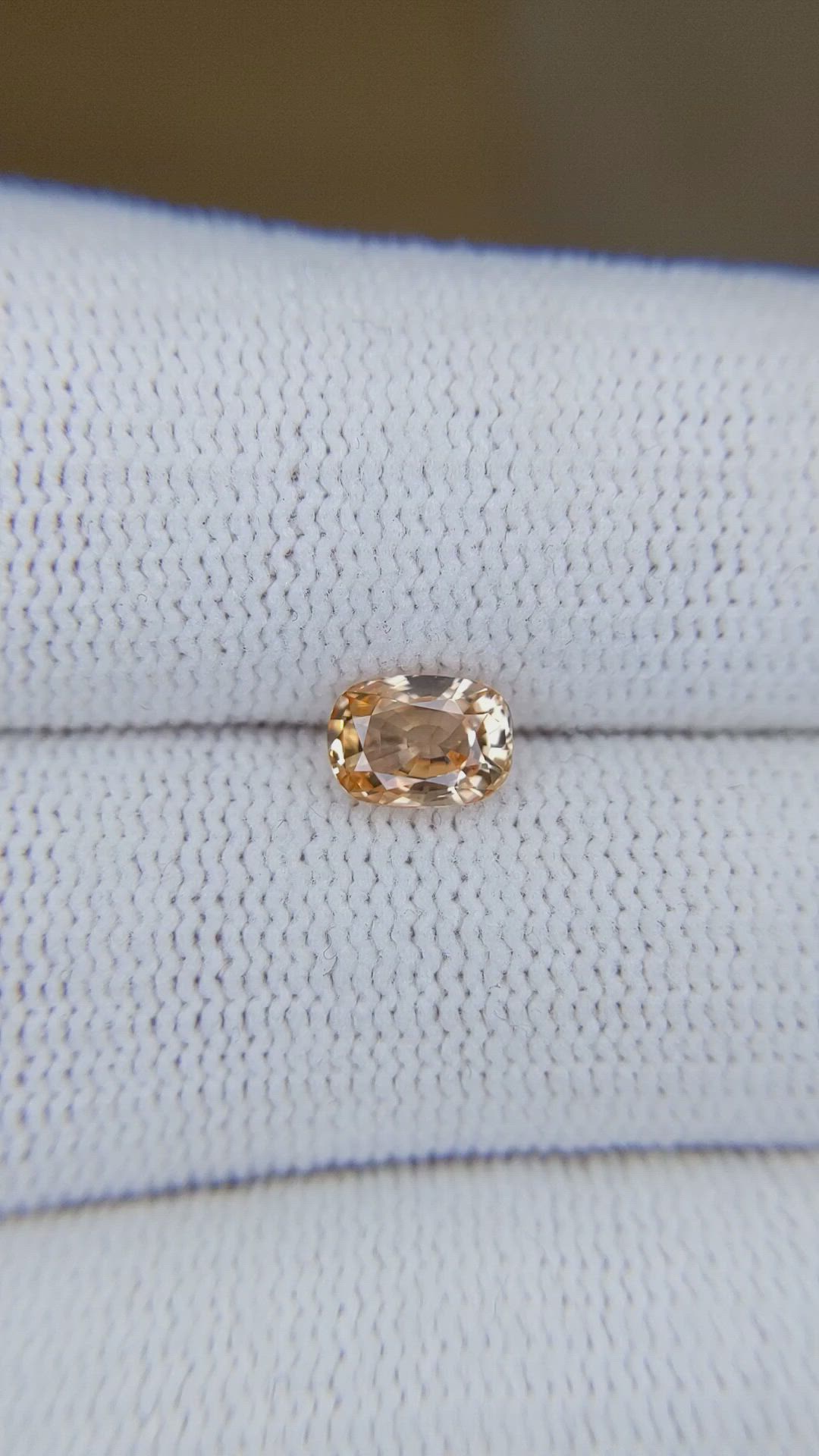 1.11 Ct. Padparadscha Sapphire from Ceylon (Sri Lanka) Size Video