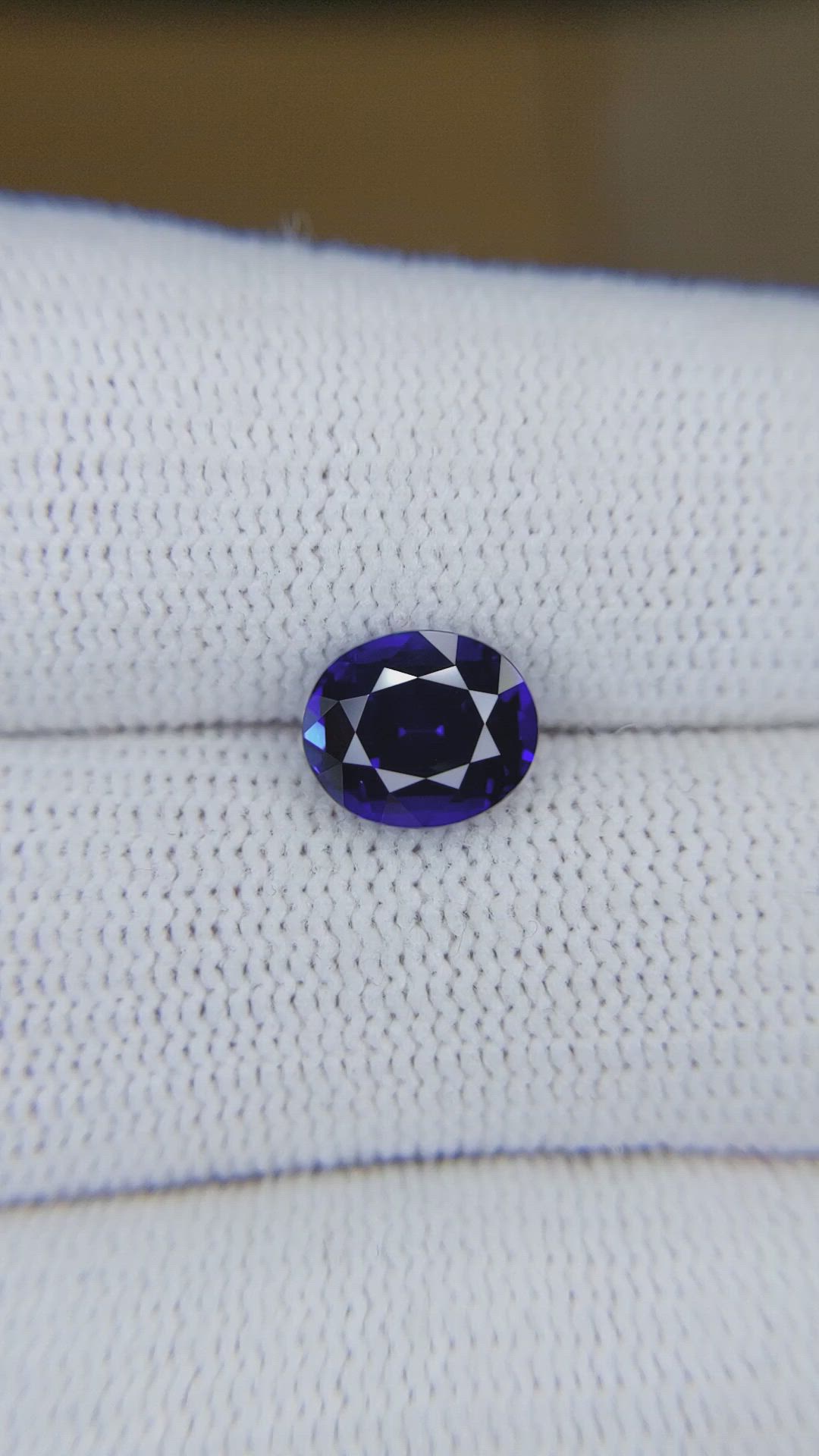 2.73 Ct. Blue Sapphire from Ceylon (Sri Lanka) Size Video