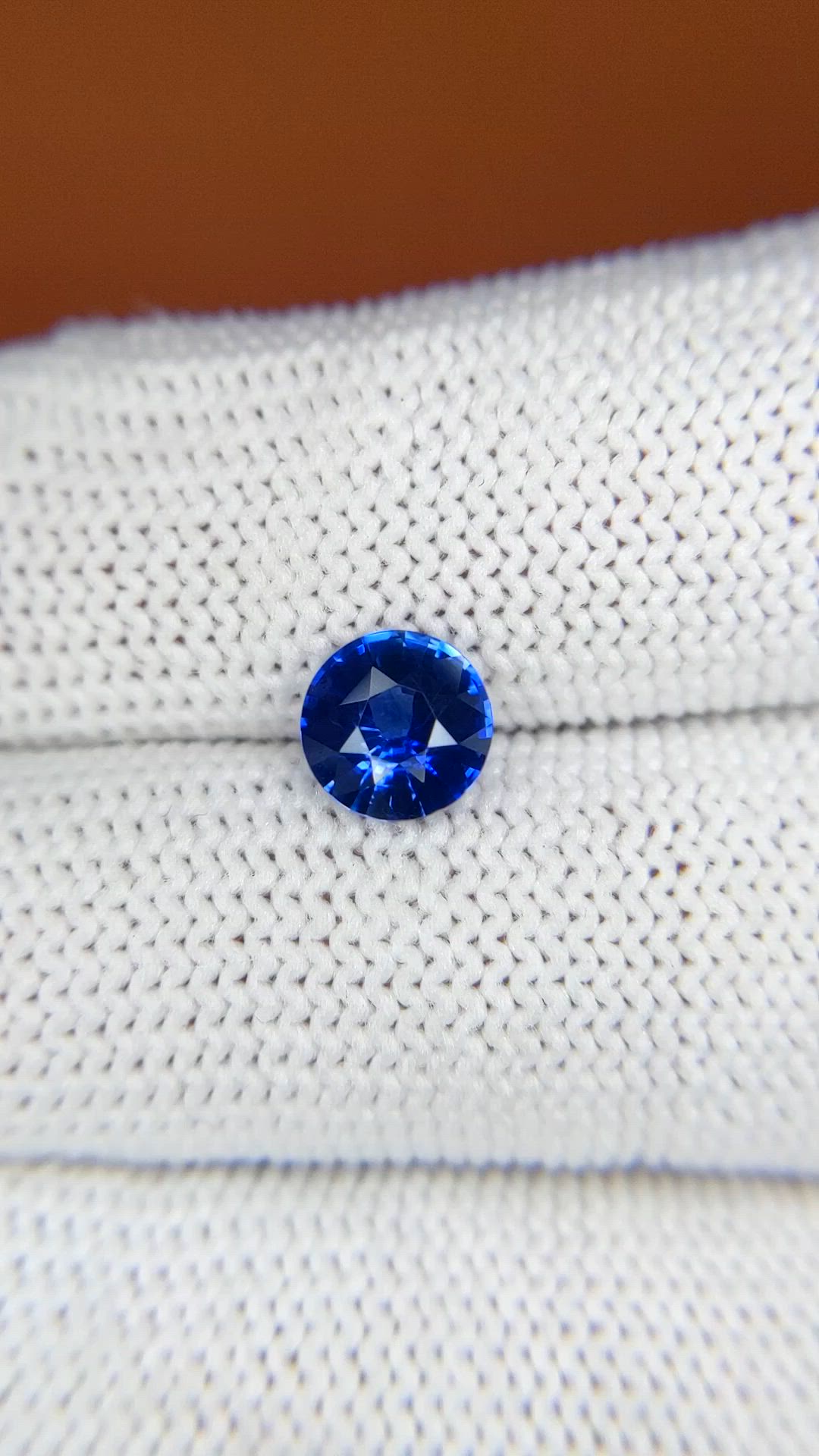 1.25 Ct. Blue Sapphire from Ceylon (Sri Lanka) Size Video