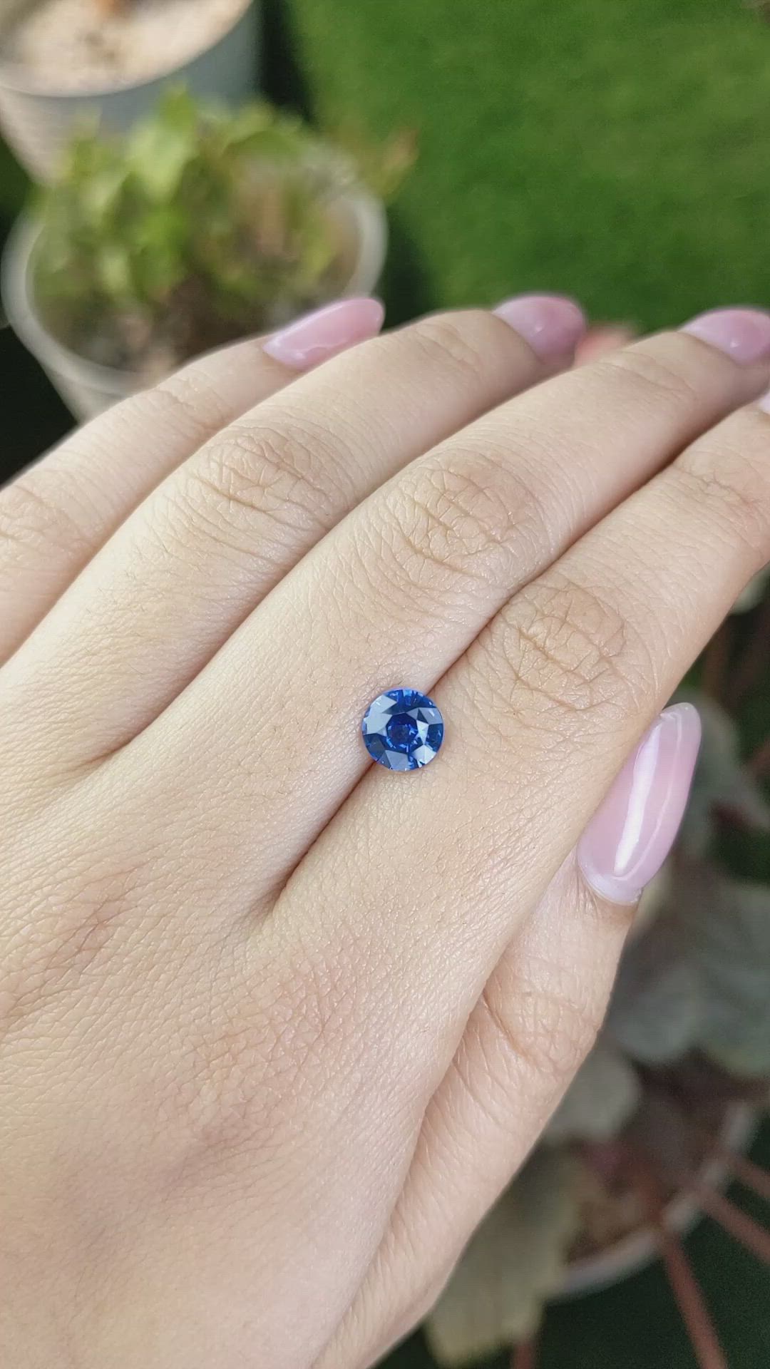 1.25 Ct. Blue Sapphire from Ceylon (Sri Lanka) Size Video