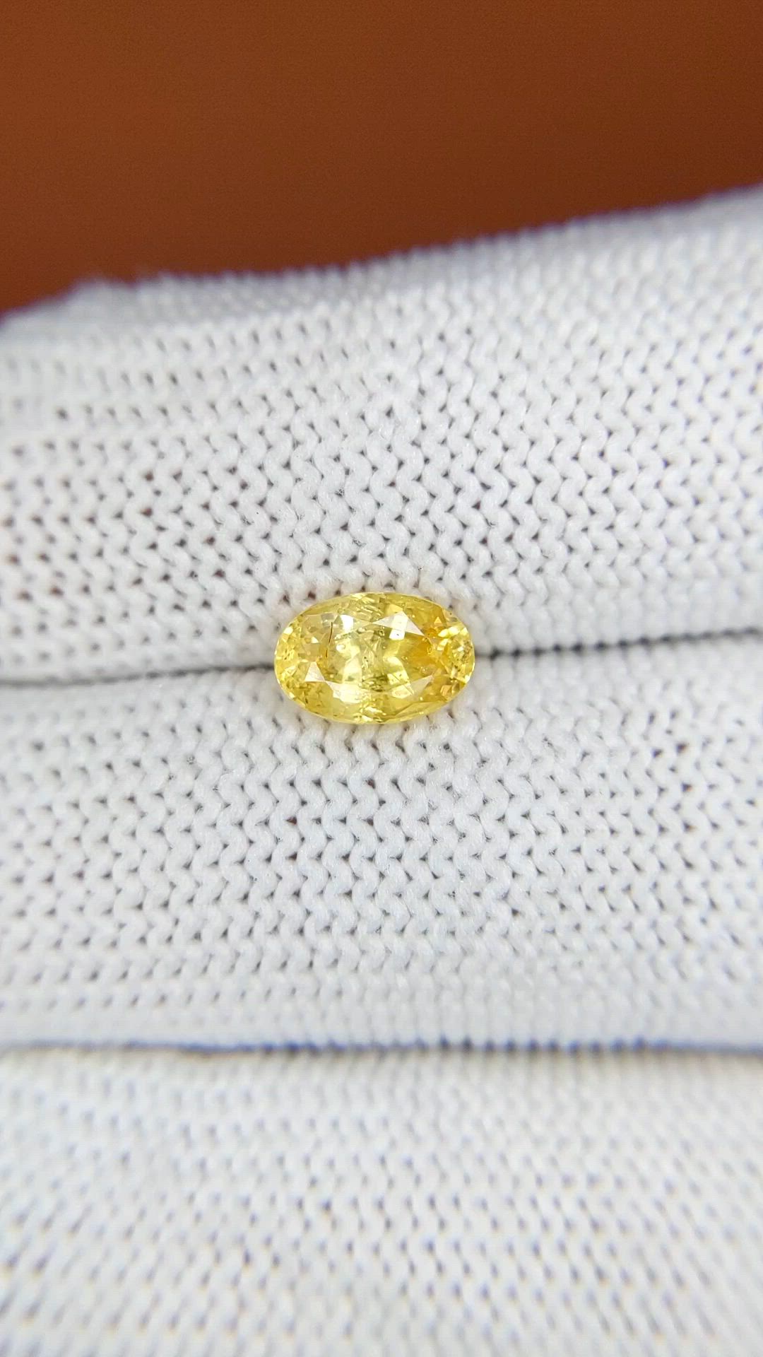 1.39 Ct. Yellow Sapphire from Ceylon (Sri Lanka) Size Video