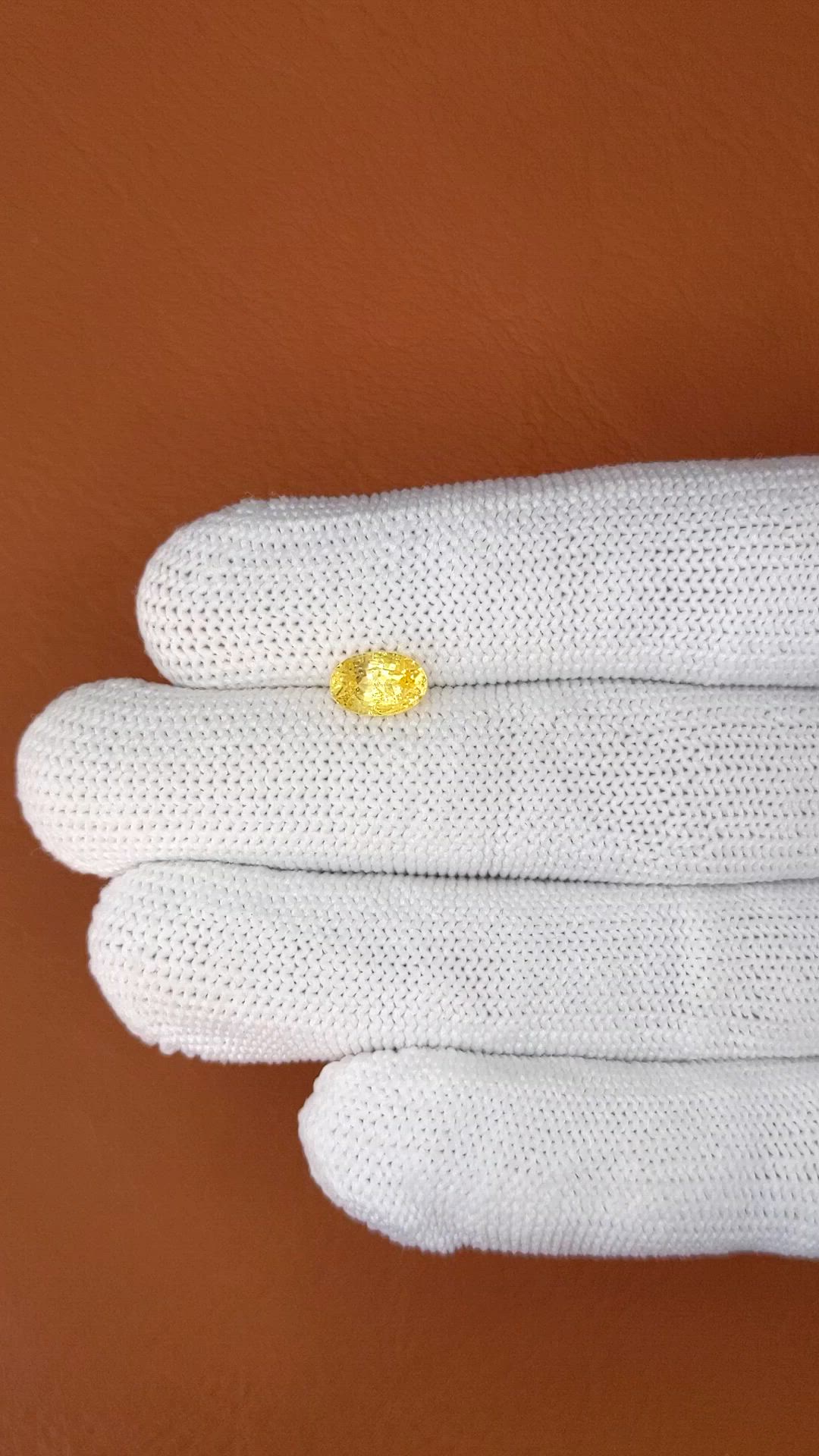 1.39 Ct. Yellow Sapphire from Ceylon (Sri Lanka) Size Video
