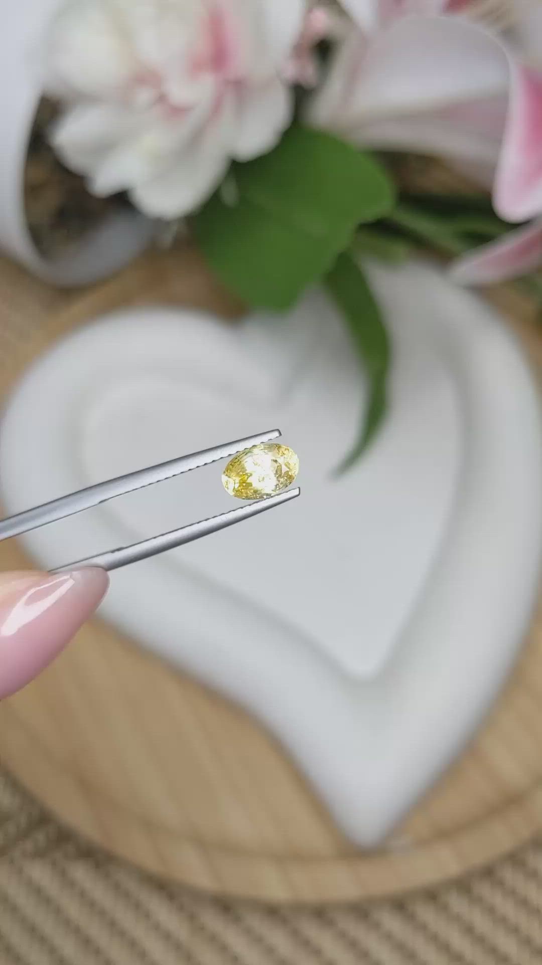 1.39 Ct. Yellow Sapphire from Ceylon (Sri Lanka) Size Video