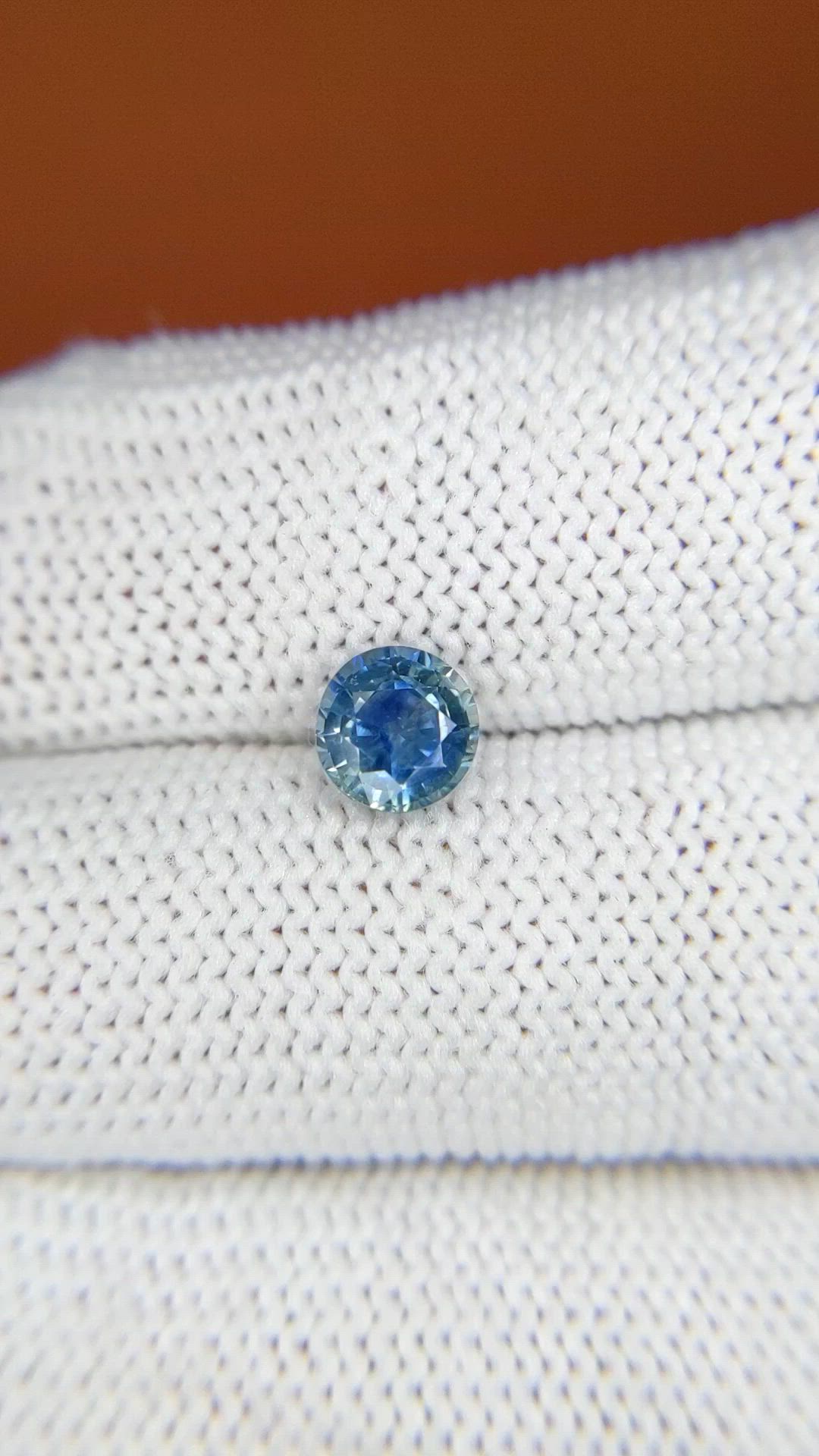 1.00 Ct. Greenish Blue Sapphire from Ceylon (Sri Lanka) Size Video