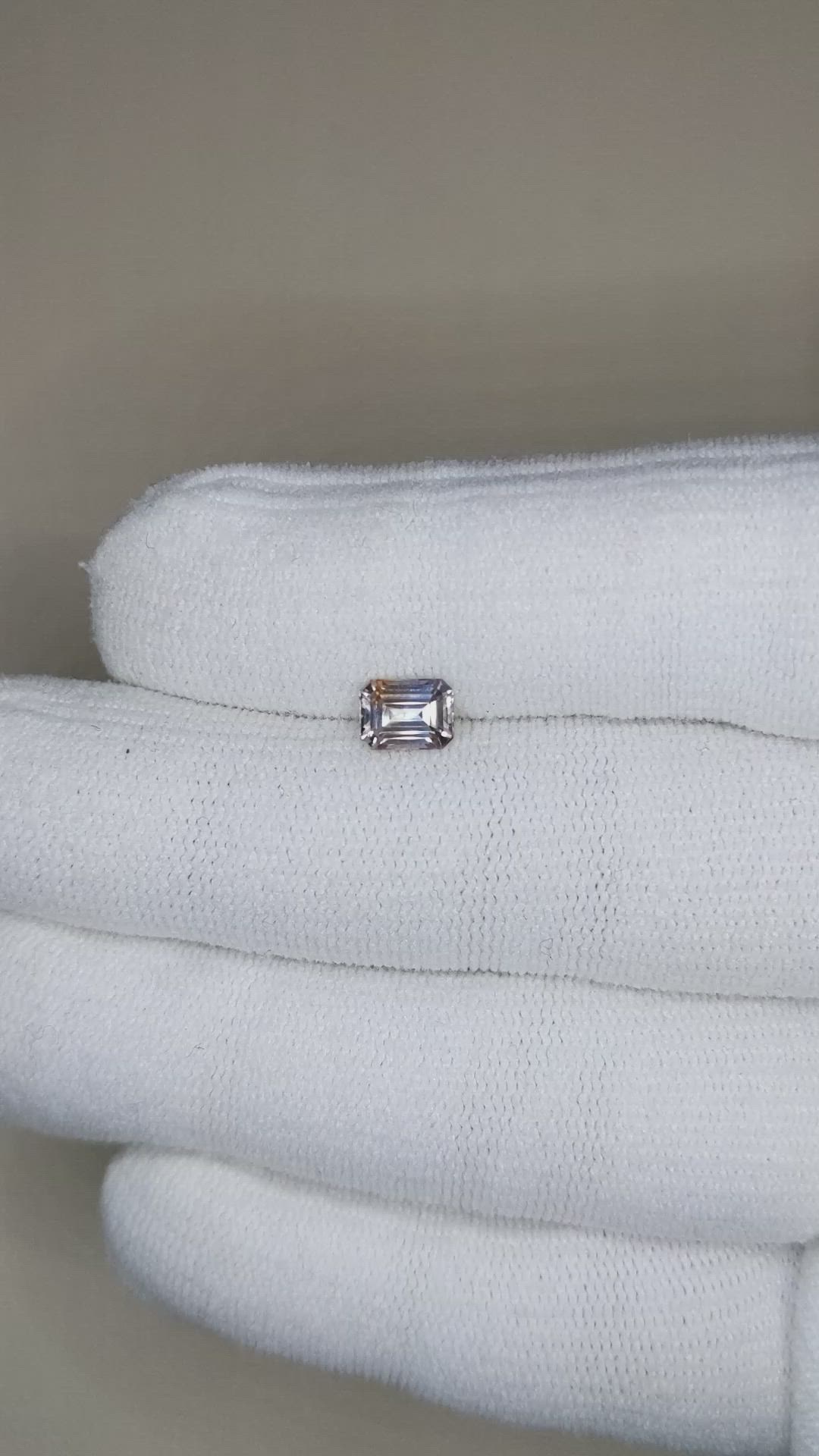 1.01 Ct. Bi Color / Parti Sapphire from Montana Size Video