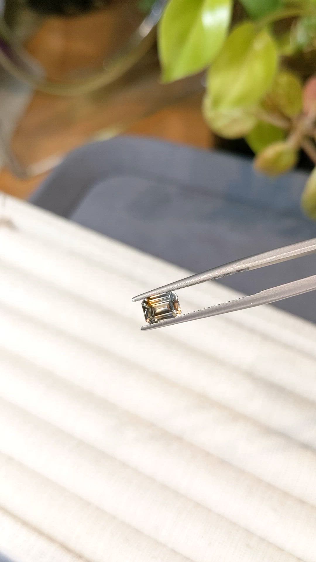 1.01 Ct. Bi Color / Parti Sapphire from Montana Size Video