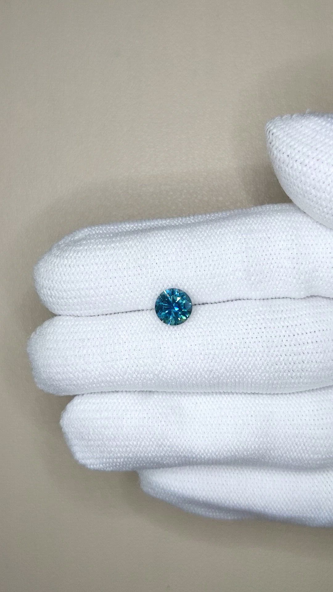 1.37 Ct. Bluish Green Sapphire from Montana Size Video