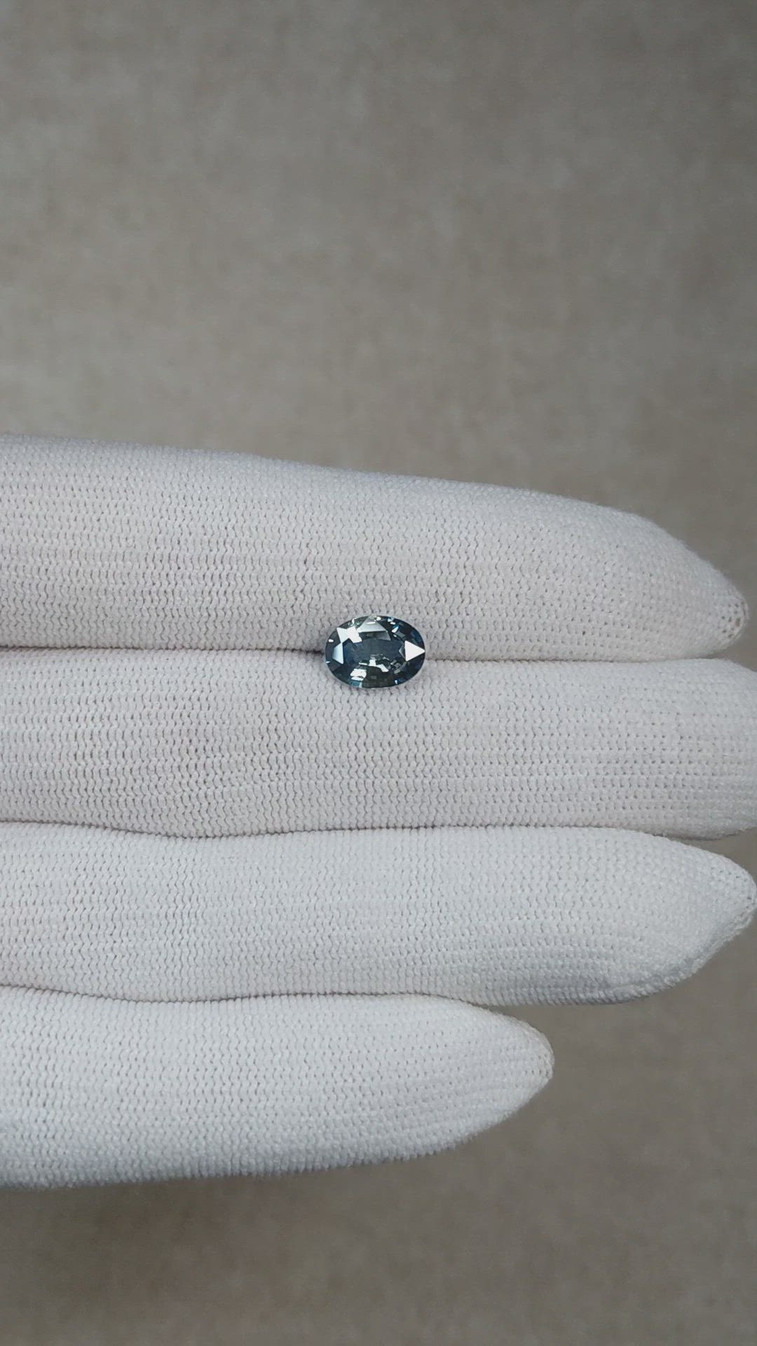 2.07 Ct. Bi Color / Parti Sapphire from Ceylon (Sri Lanka) Size Video