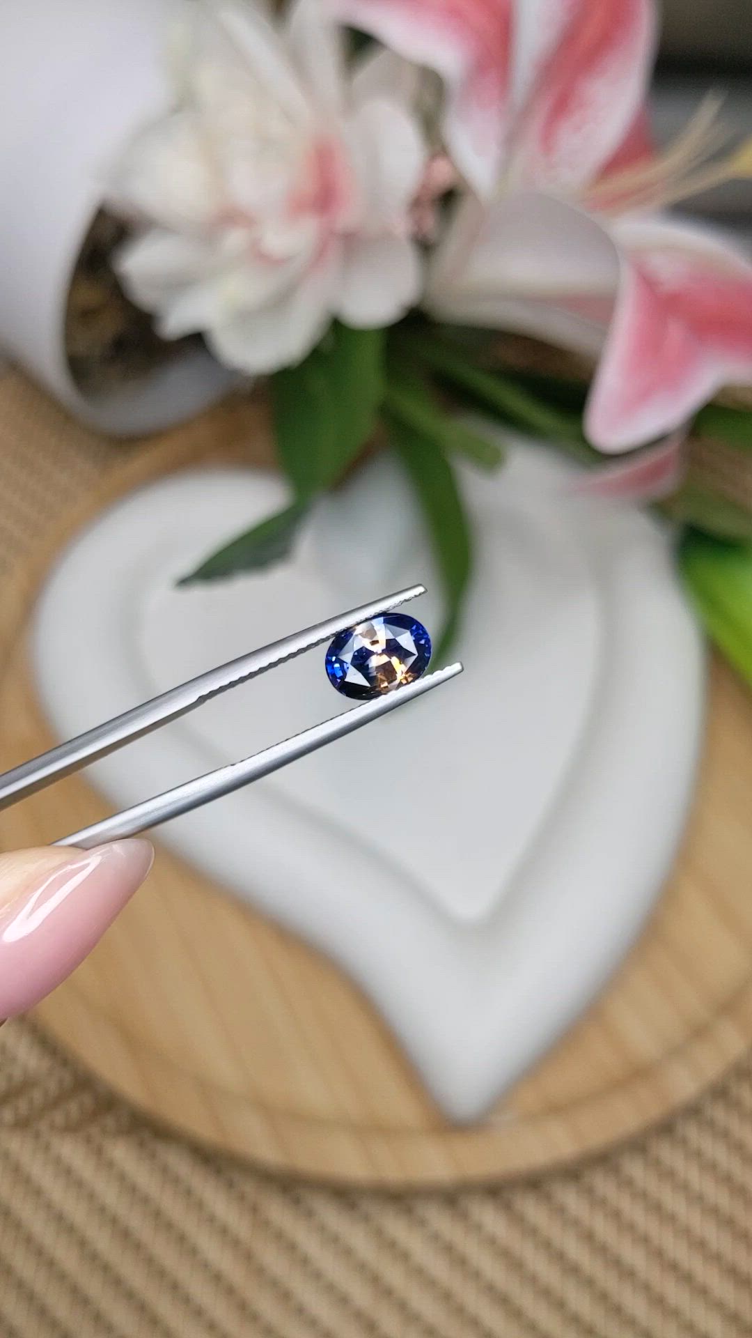 2.07 Ct. Bi Color / Parti Sapphire from Ceylon (Sri Lanka) Size Video