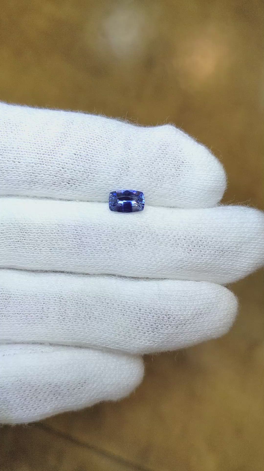 0.80 Ct. Bi Color Sapphire from Ceylon (Sri Lanka) Size Video