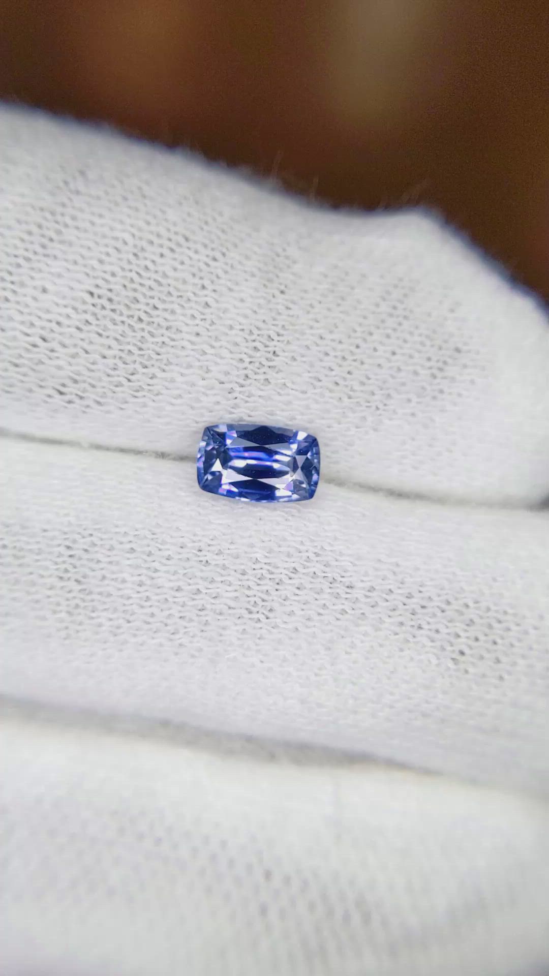 0.80 Ct. Bi Color Sapphire from Ceylon (Sri Lanka) Size Video