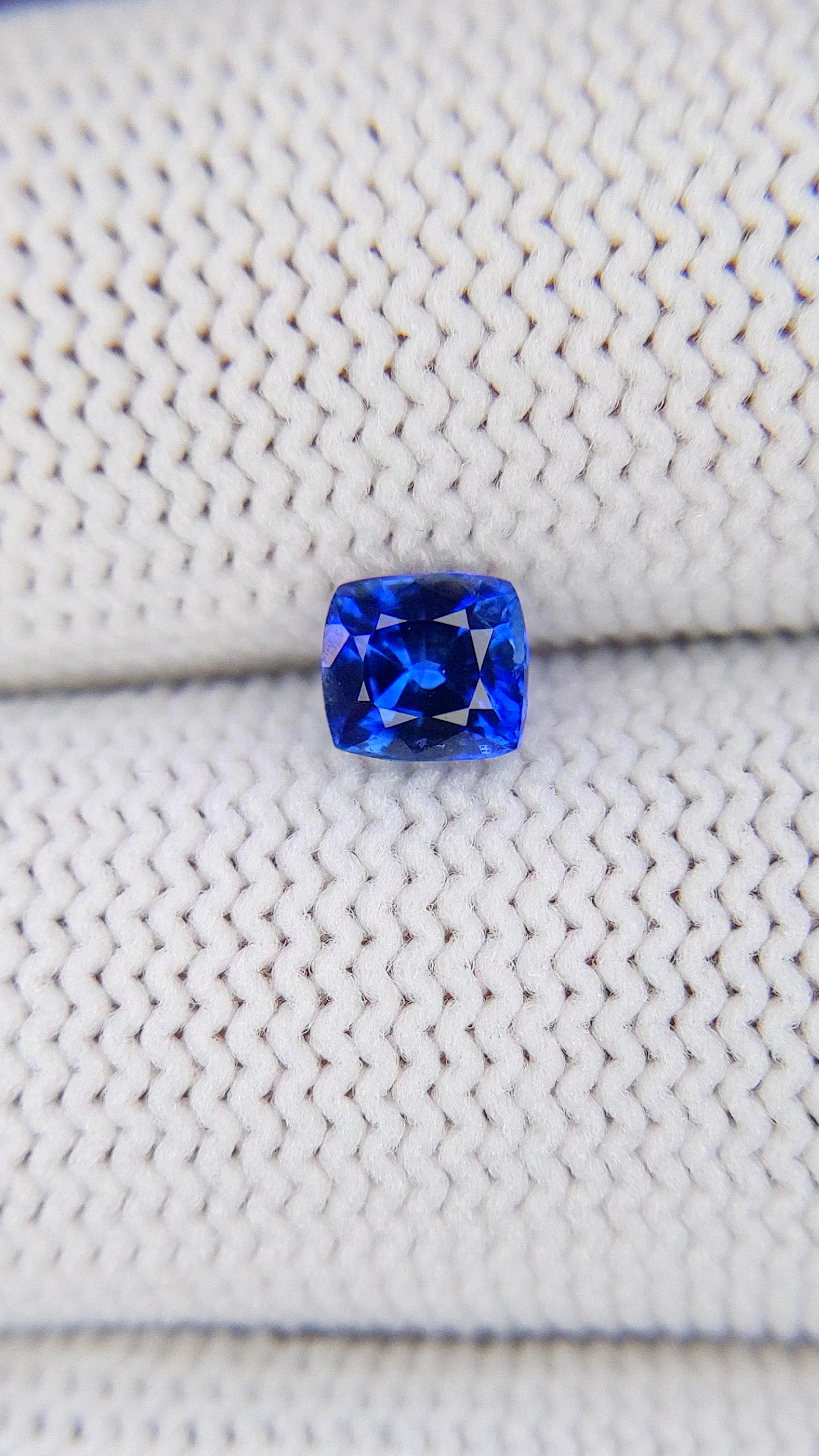 0.82 Ct. Blue Sapphire from Ceylon (Sri Lanka) Size Video