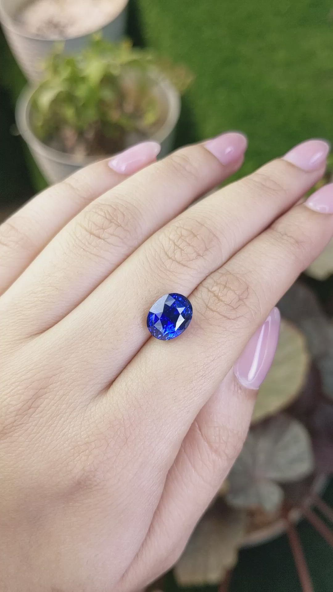 5.21 Ct. Blue Sapphire from Ceylon (Sri Lanka) Size Video