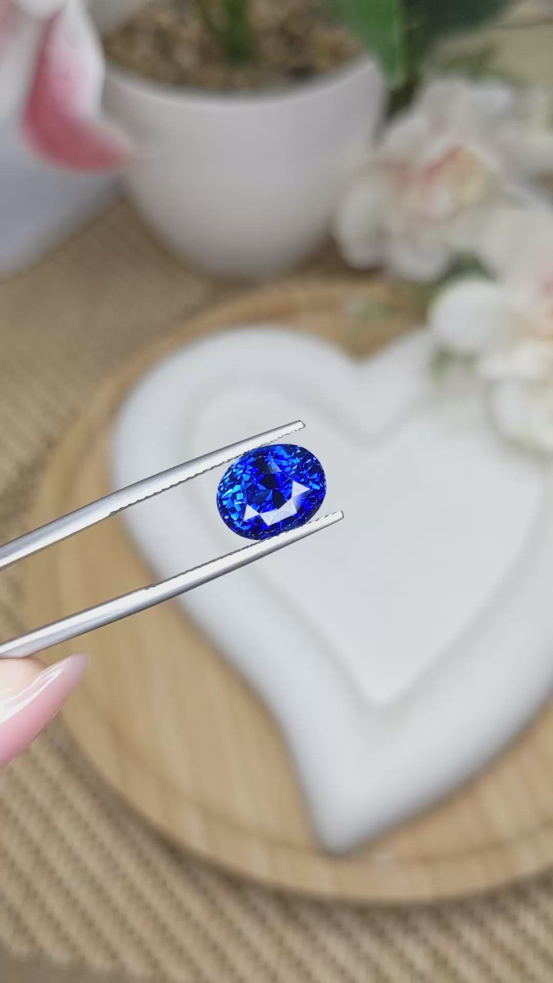 5.21 Ct. Blue Sapphire from Ceylon (Sri Lanka) Size Video