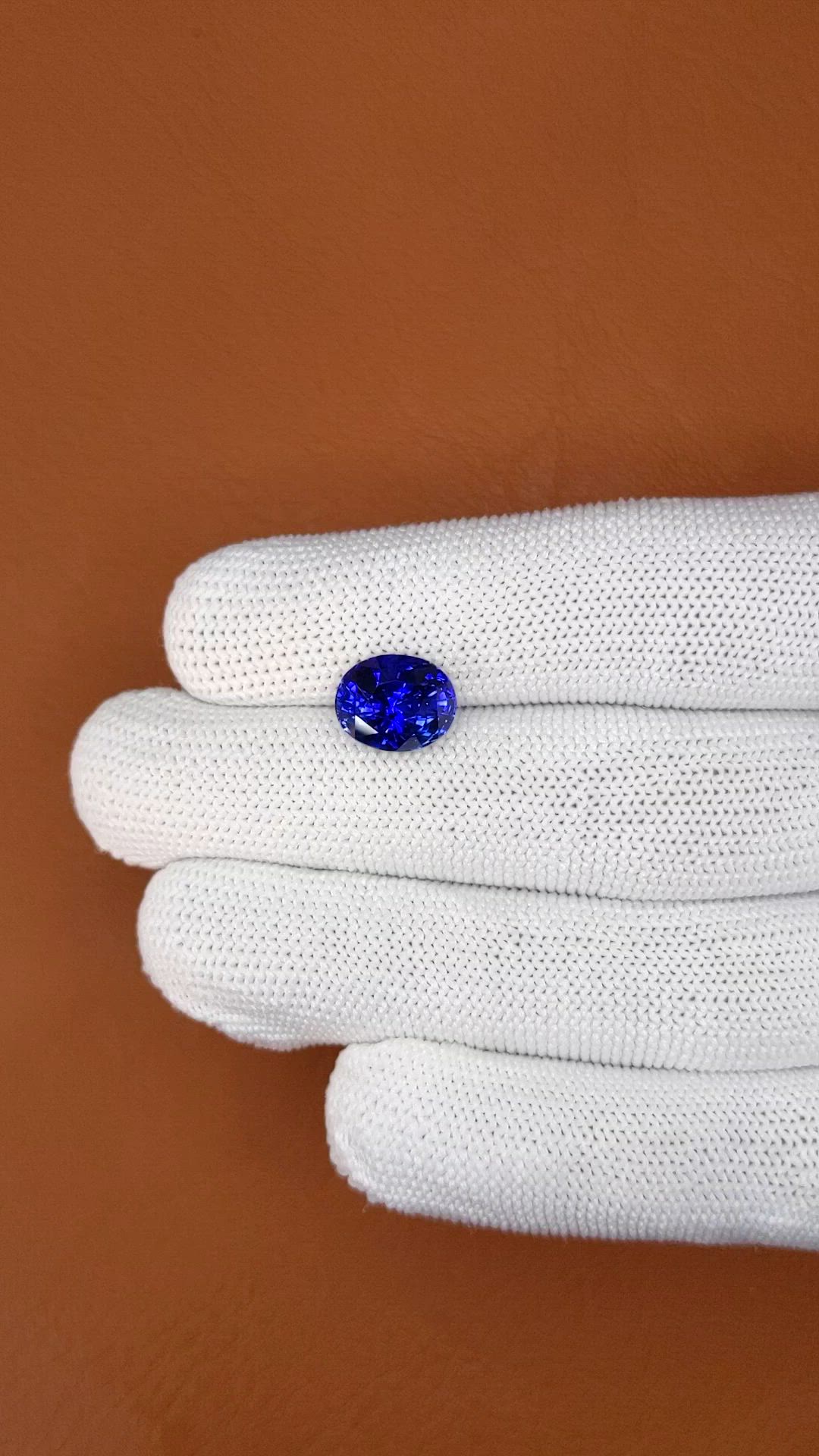 5.21 Ct. Blue Sapphire from Ceylon (Sri Lanka) Size Video