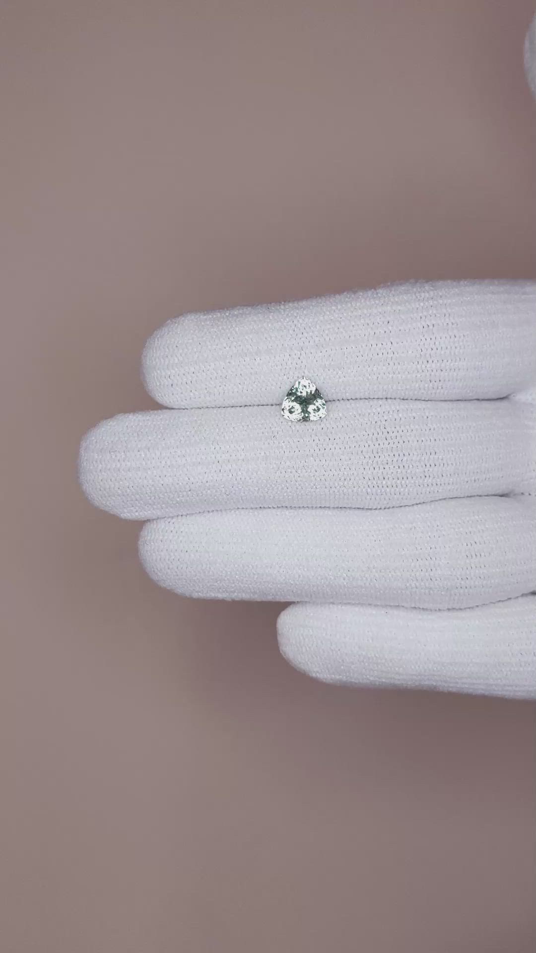 1.07 Ct. Sapphire from Ceylon (Sri Lanka) Size Video