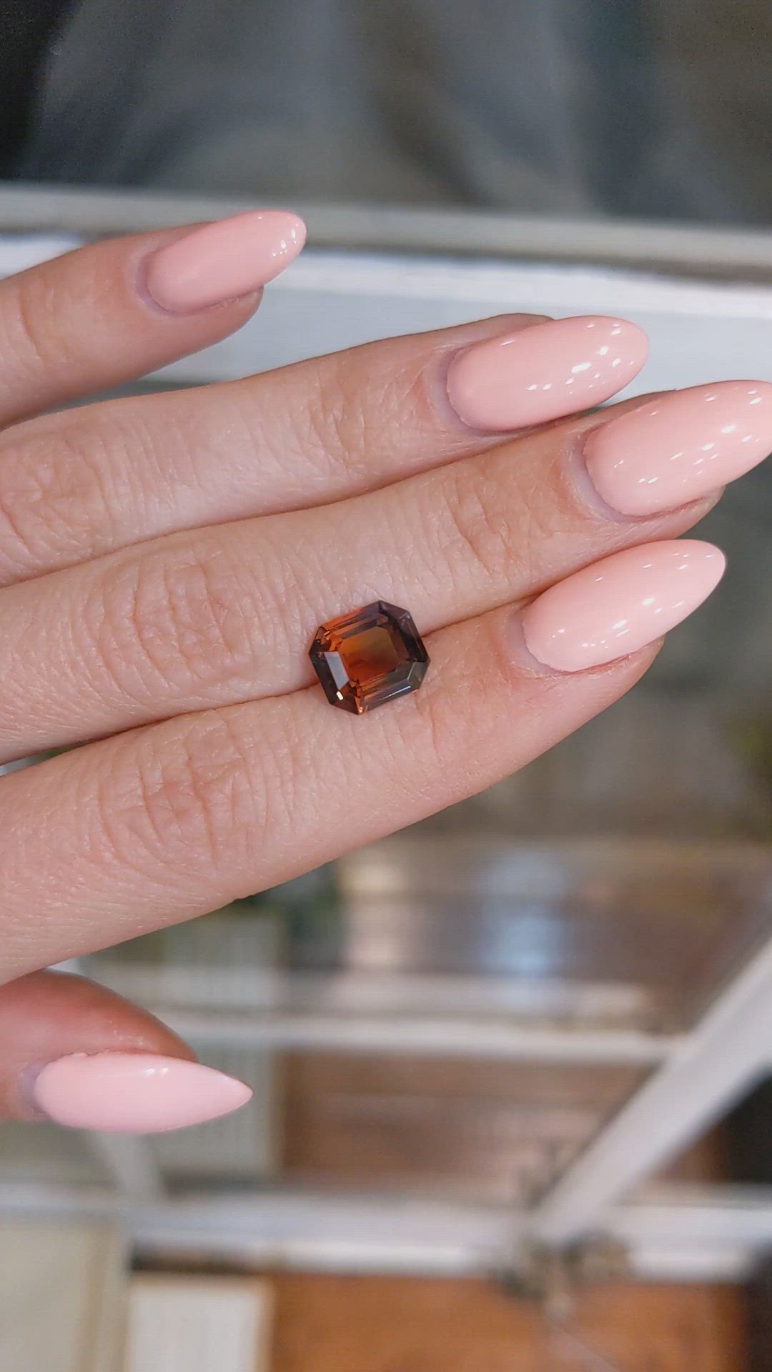 3.26 Ct. Bi Color Sapphire from Ceylon (Sri Lanka) Size Video