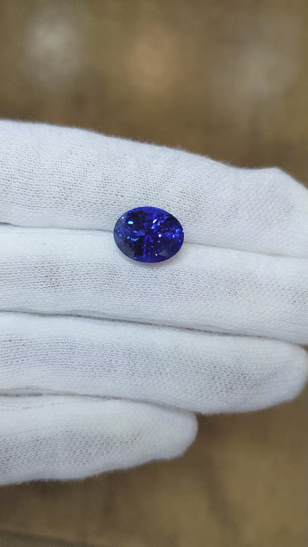 7.28 Ct. Blue Sapphire from Ceylon (Sri Lanka) Size Video