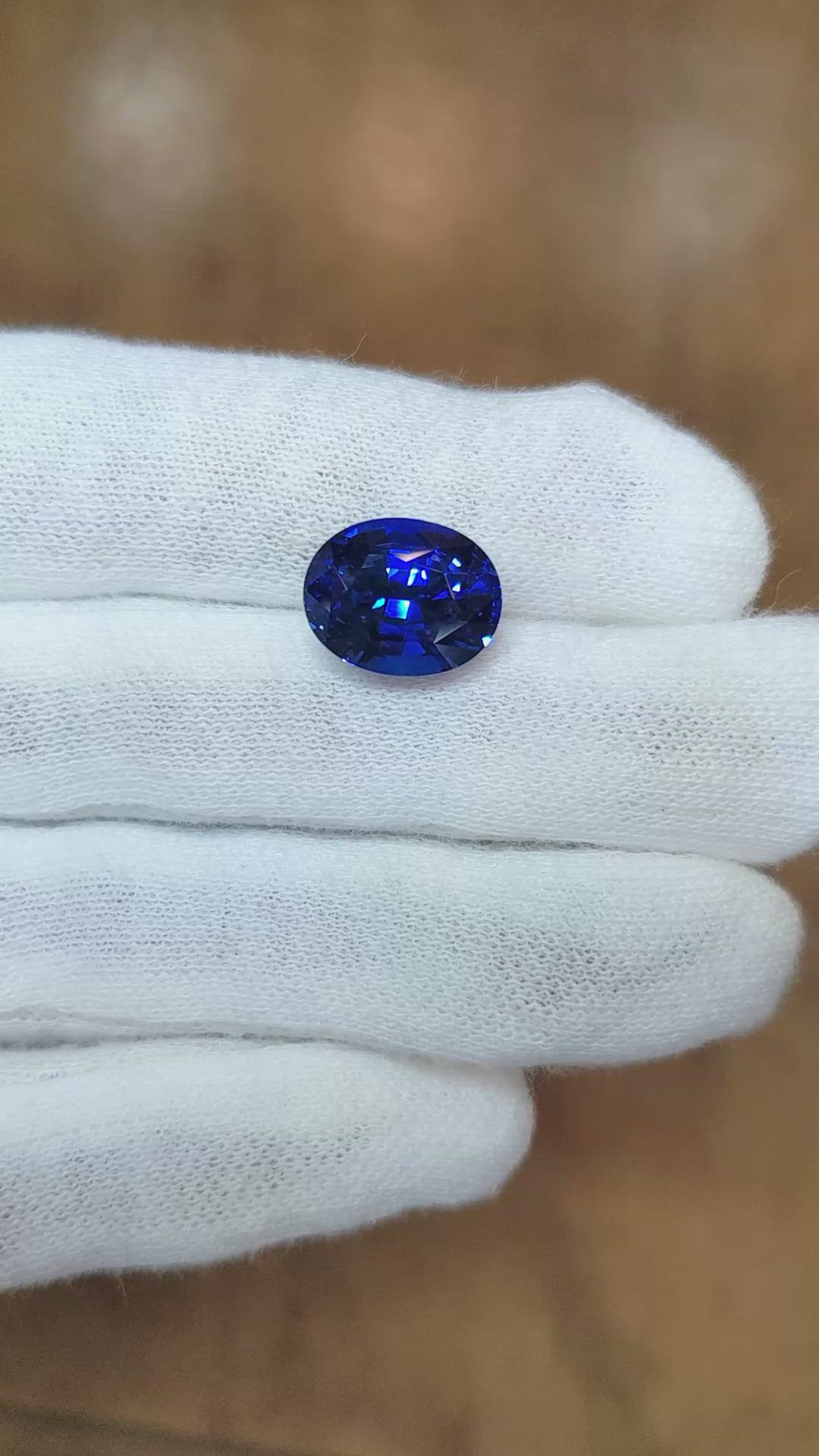 8.09 Ct. Blue Sapphire from Ceylon (Sri Lanka) Size Video