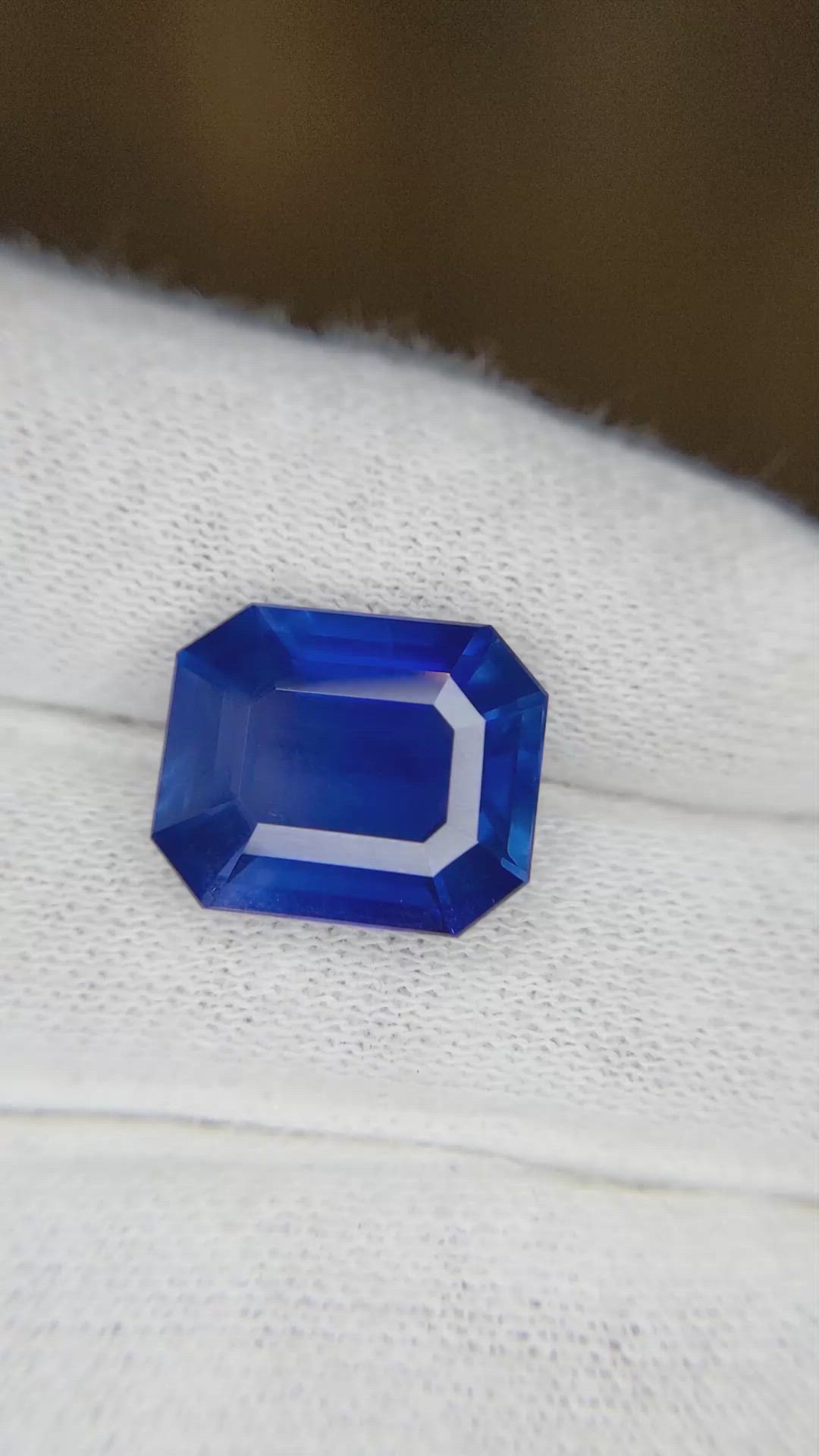 9.76 Ct. Blue Sapphire from Ceylon (Sri Lanka) Size Video