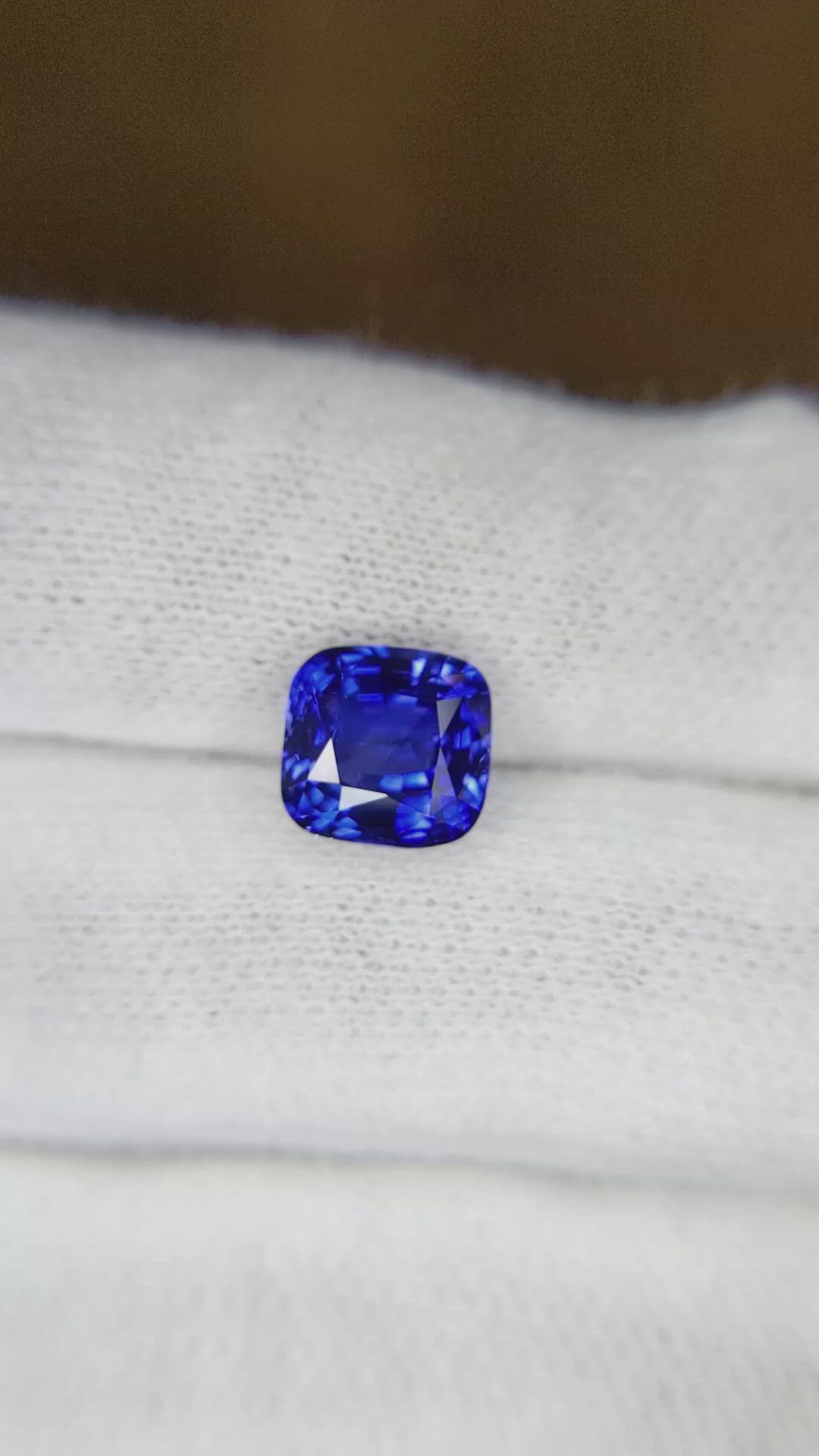 3.05 Ct. Blue Sapphire from Ceylon (Sri Lanka) Size Video