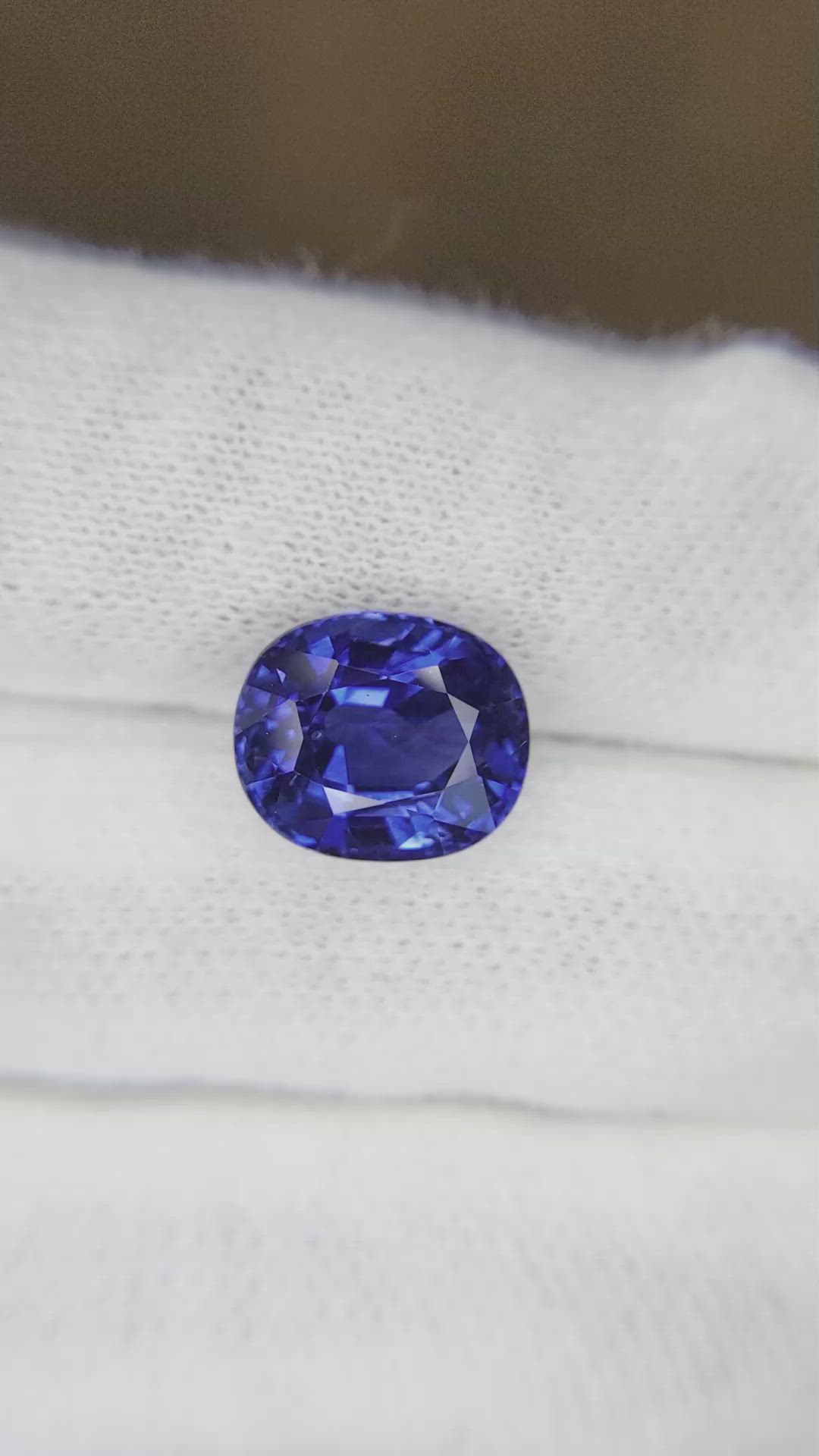 6.20 Ct. Blue Sapphire from Ceylon (Sri Lanka) Size Video