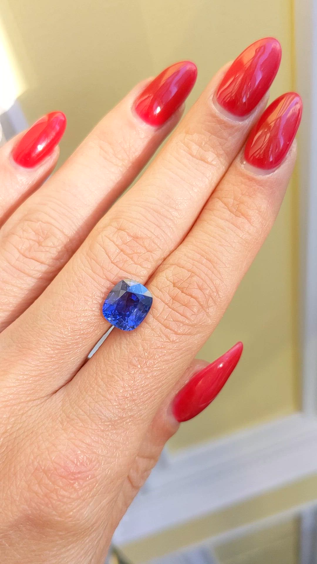 4.19 Ct. Blue Sapphire from Ceylon (Sri Lanka) Size Video