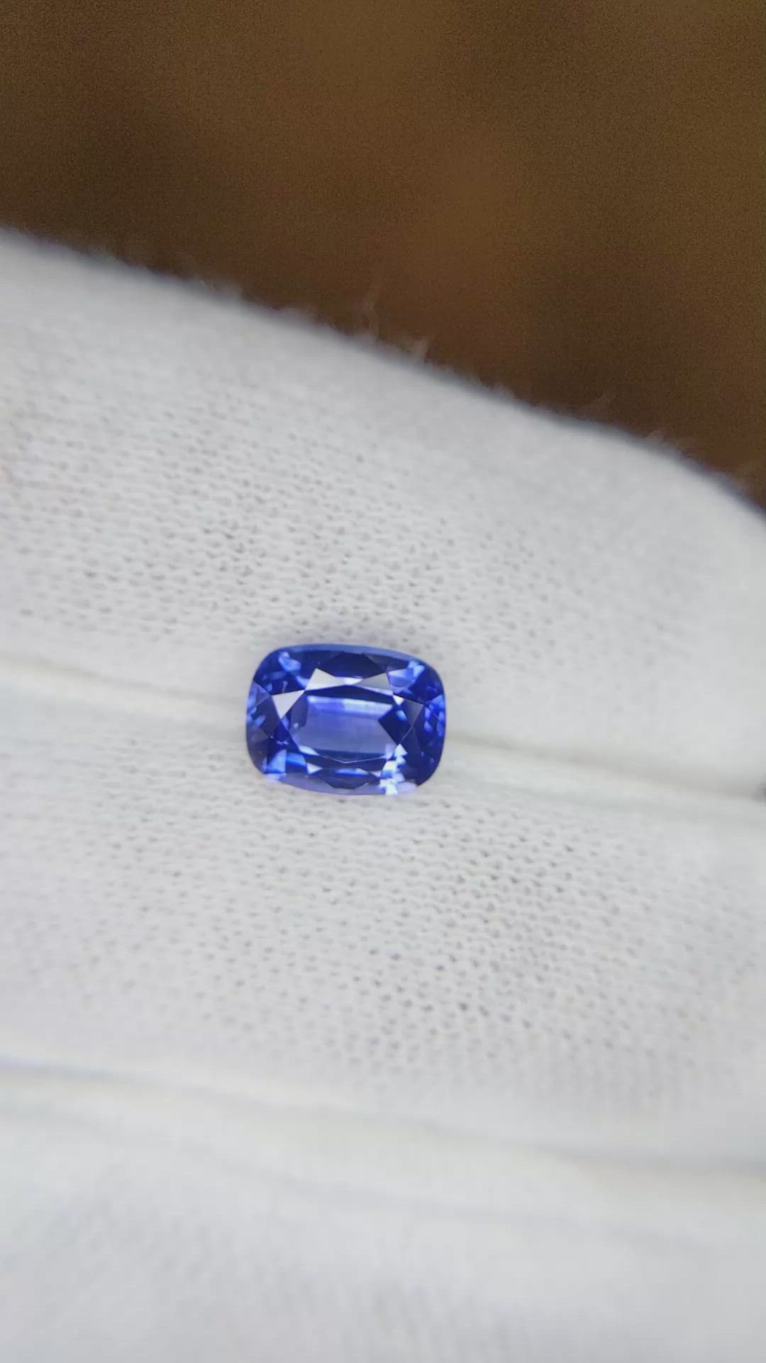 1.86 Ct. Blue Sapphire from Ceylon (Sri Lanka) Size Video