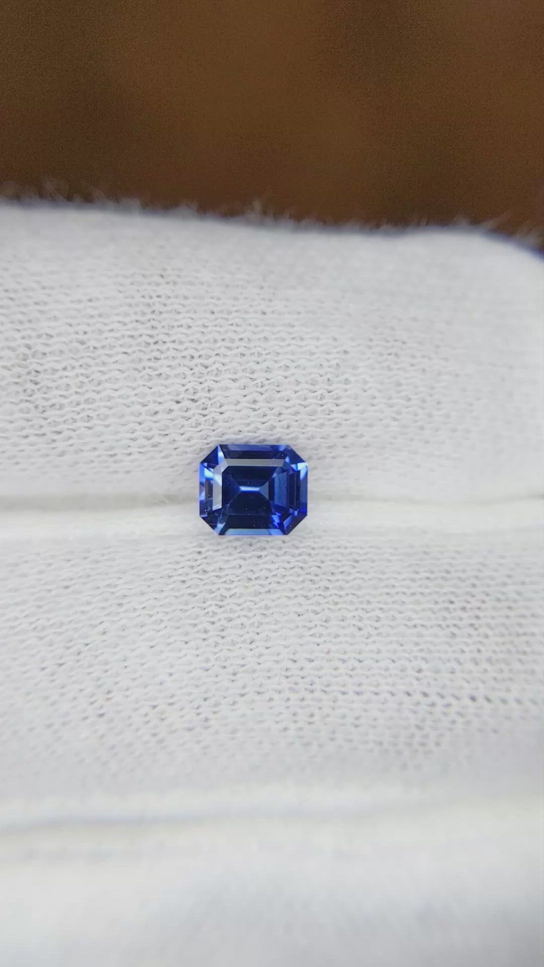 1.02 Ct. Blue Sapphire from Ceylon (Sri Lanka) Size Video