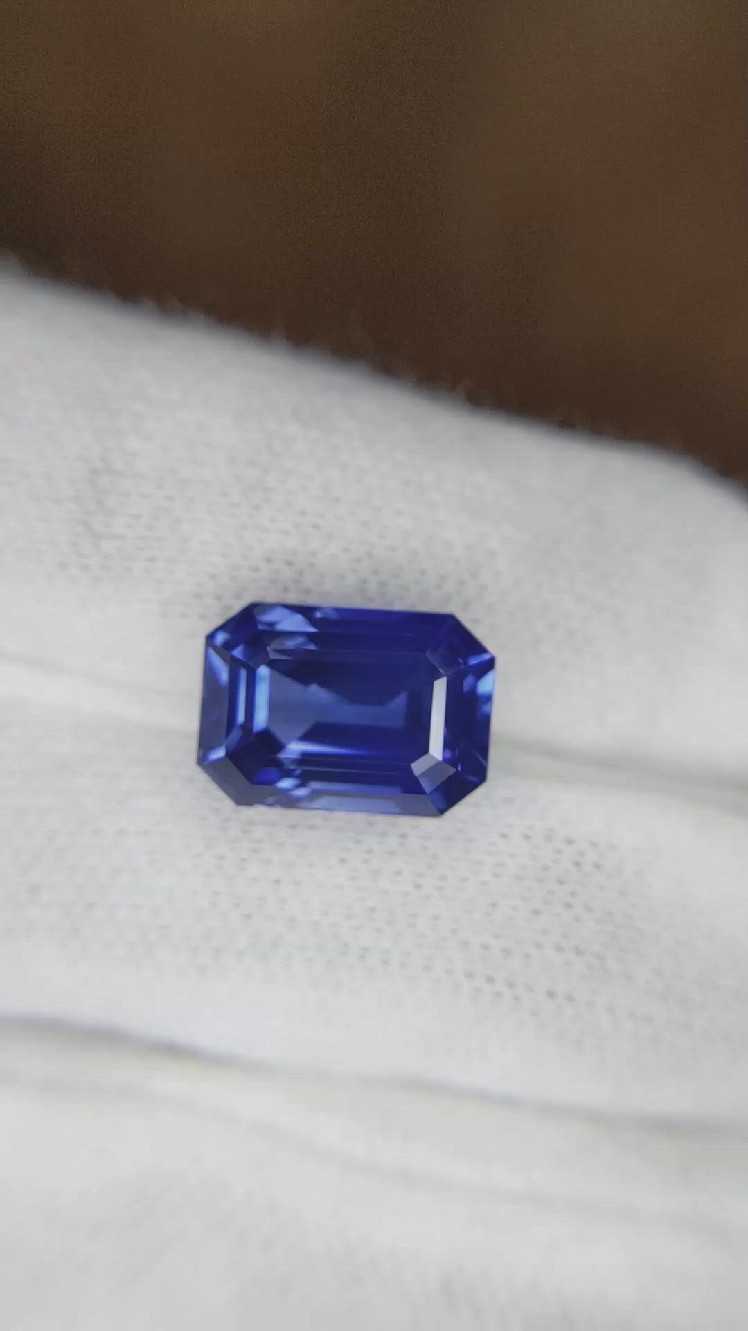 8.14 Ct. Blue Sapphire from Ceylon (Sri Lanka) Size Video