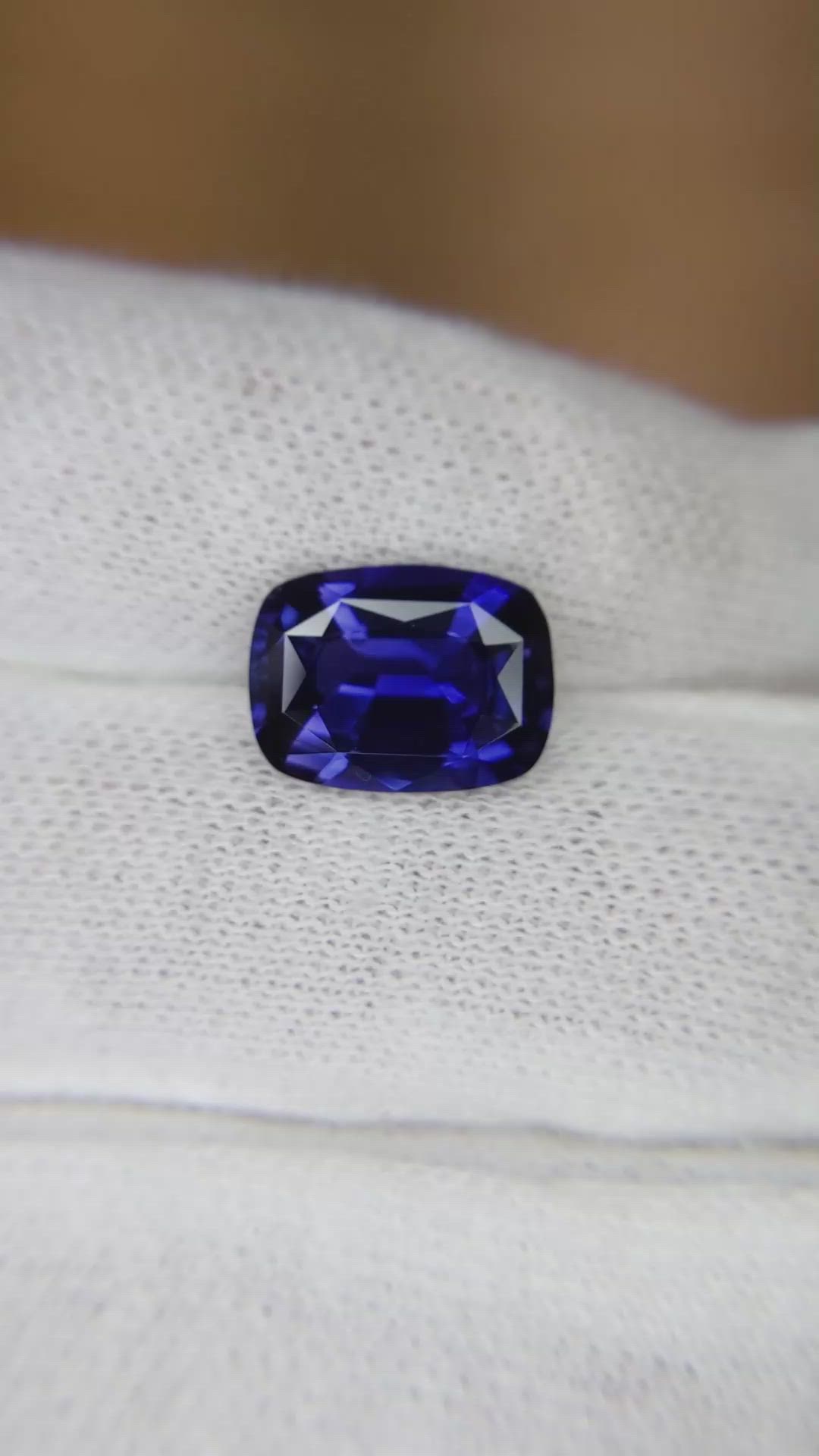 4.45 Ct. Color Change Sapphire from Ceylon (Sri Lanka) Size Video