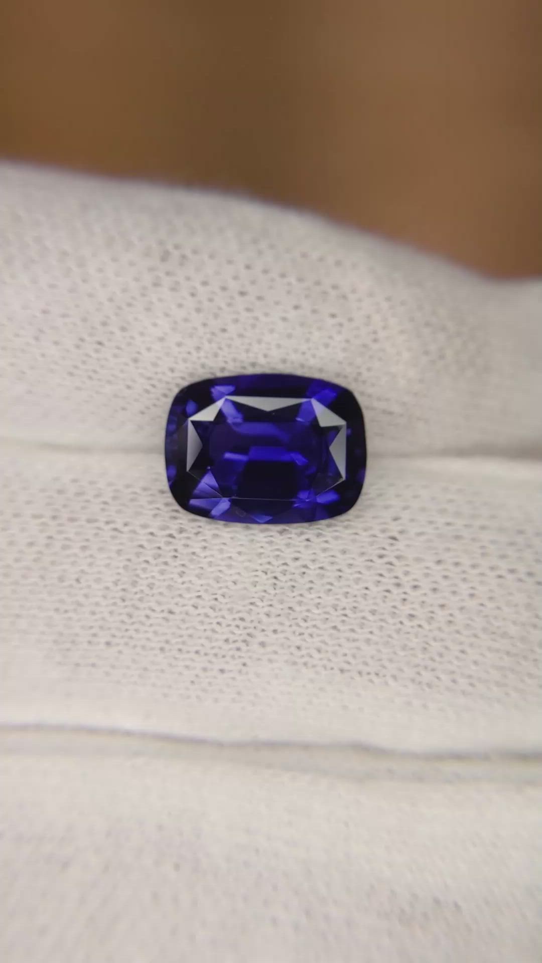 4.45 Ct. Color Change Sapphire from Ceylon (Sri Lanka) Size Video