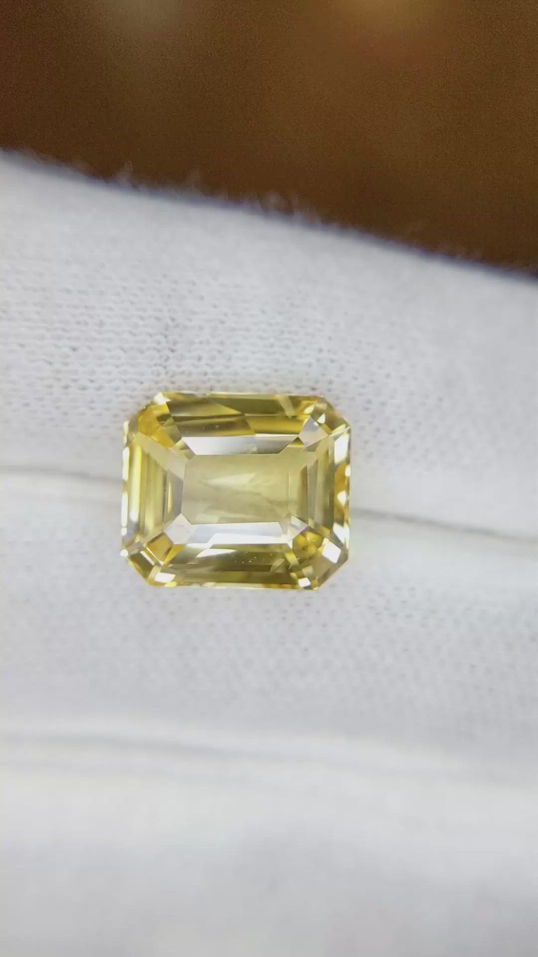 9.83 Ct. Yellow Sapphire from Ceylon (Sri Lanka) Size Video