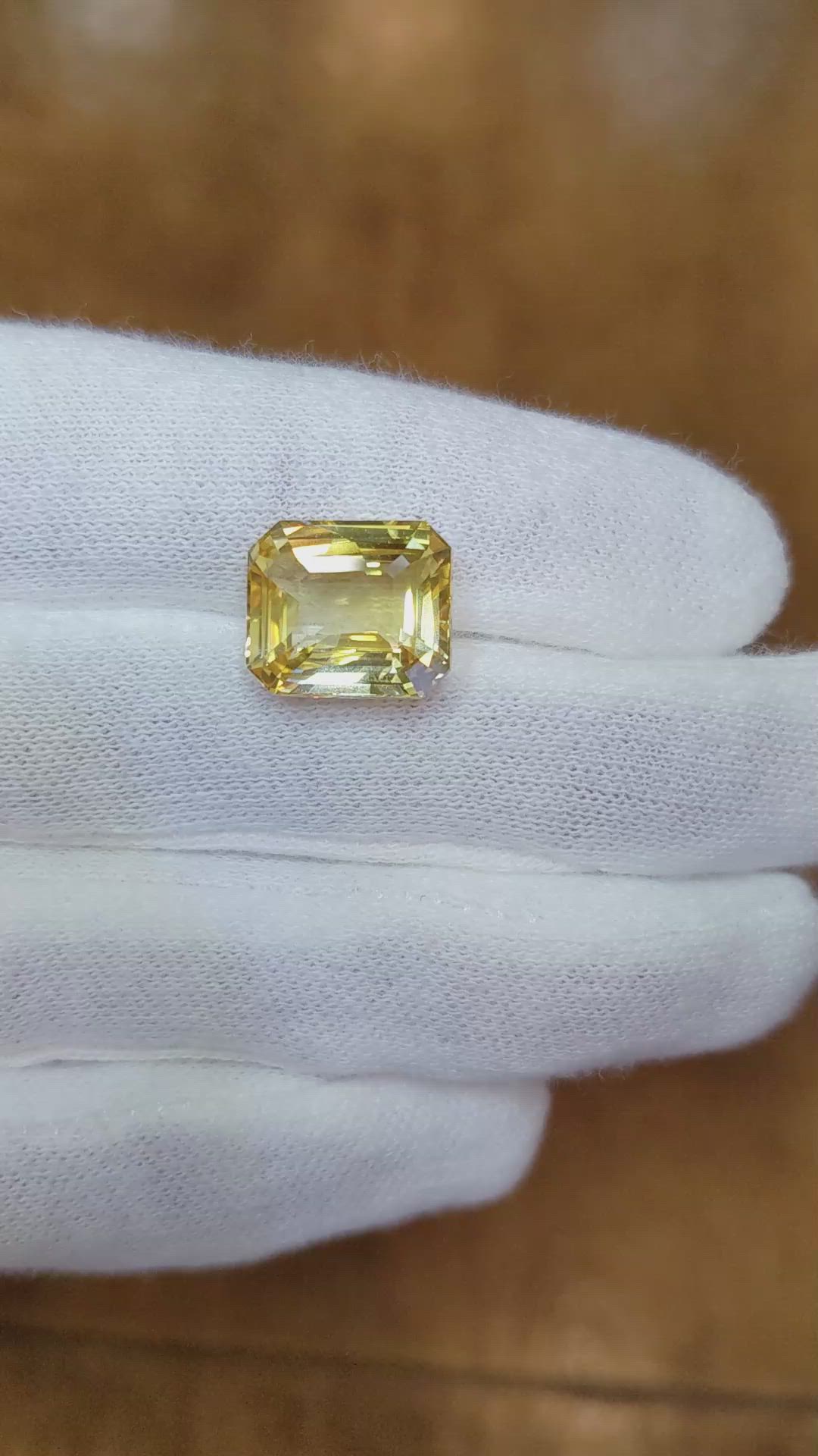 9.83 Ct. Yellow Sapphire from Ceylon (Sri Lanka) Size Video