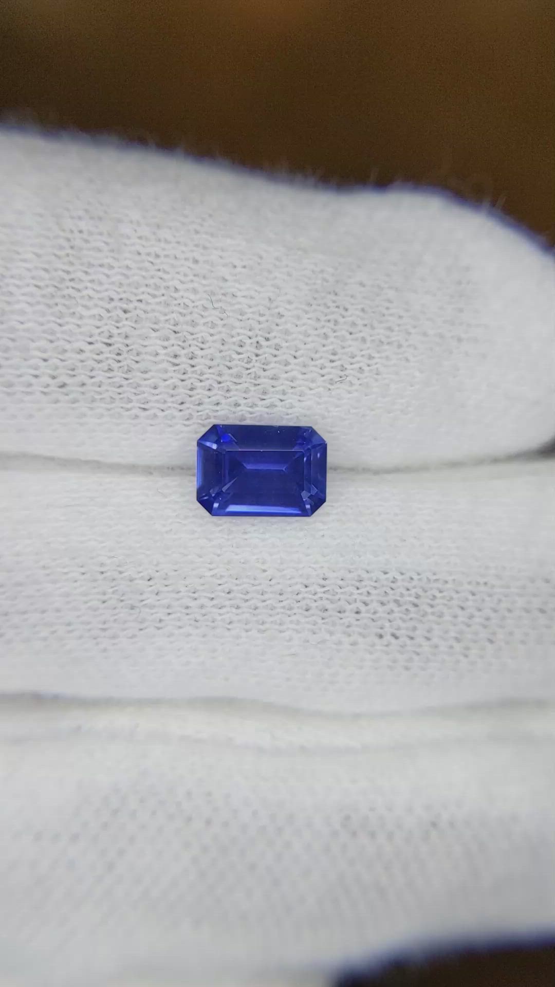 1.03 Ct. Blue Sapphire from Ceylon (Sri Lanka) Size Video