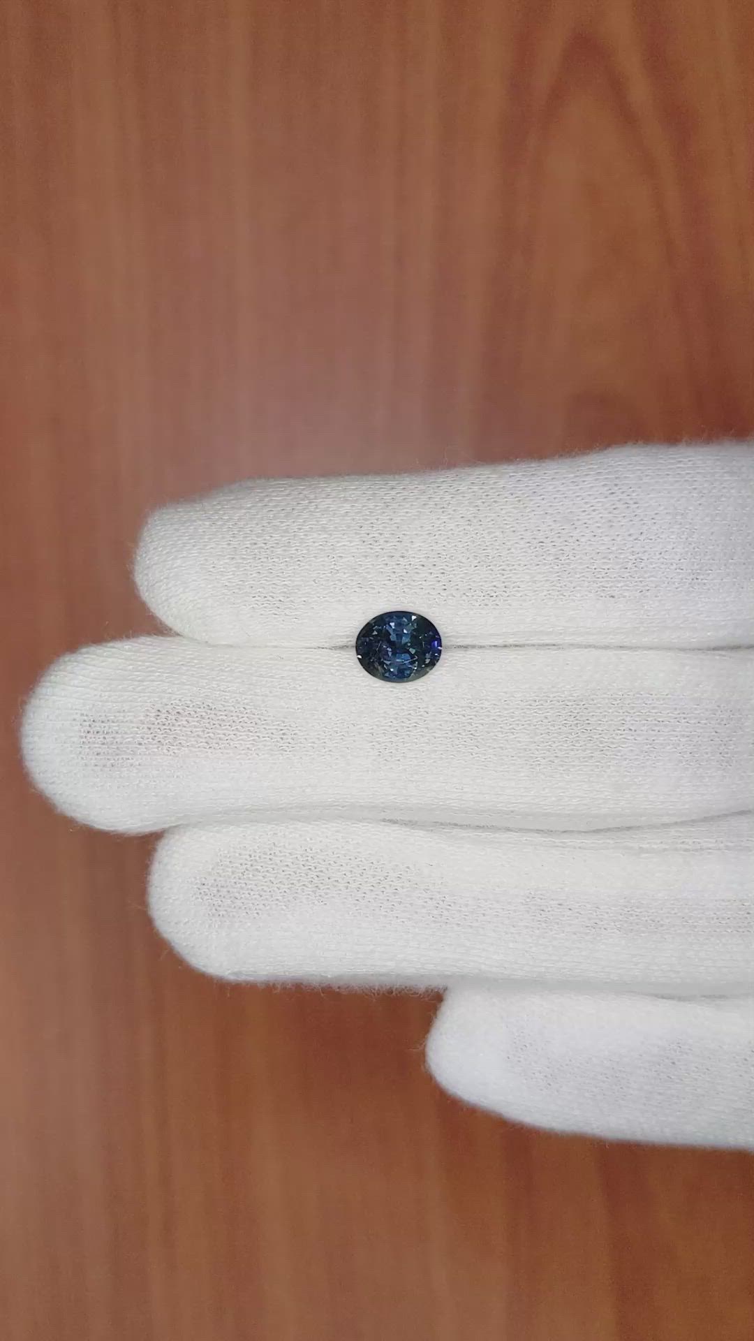 1.43 Ct. Sapphire from Ceylon (Sri Lanka) Size Video