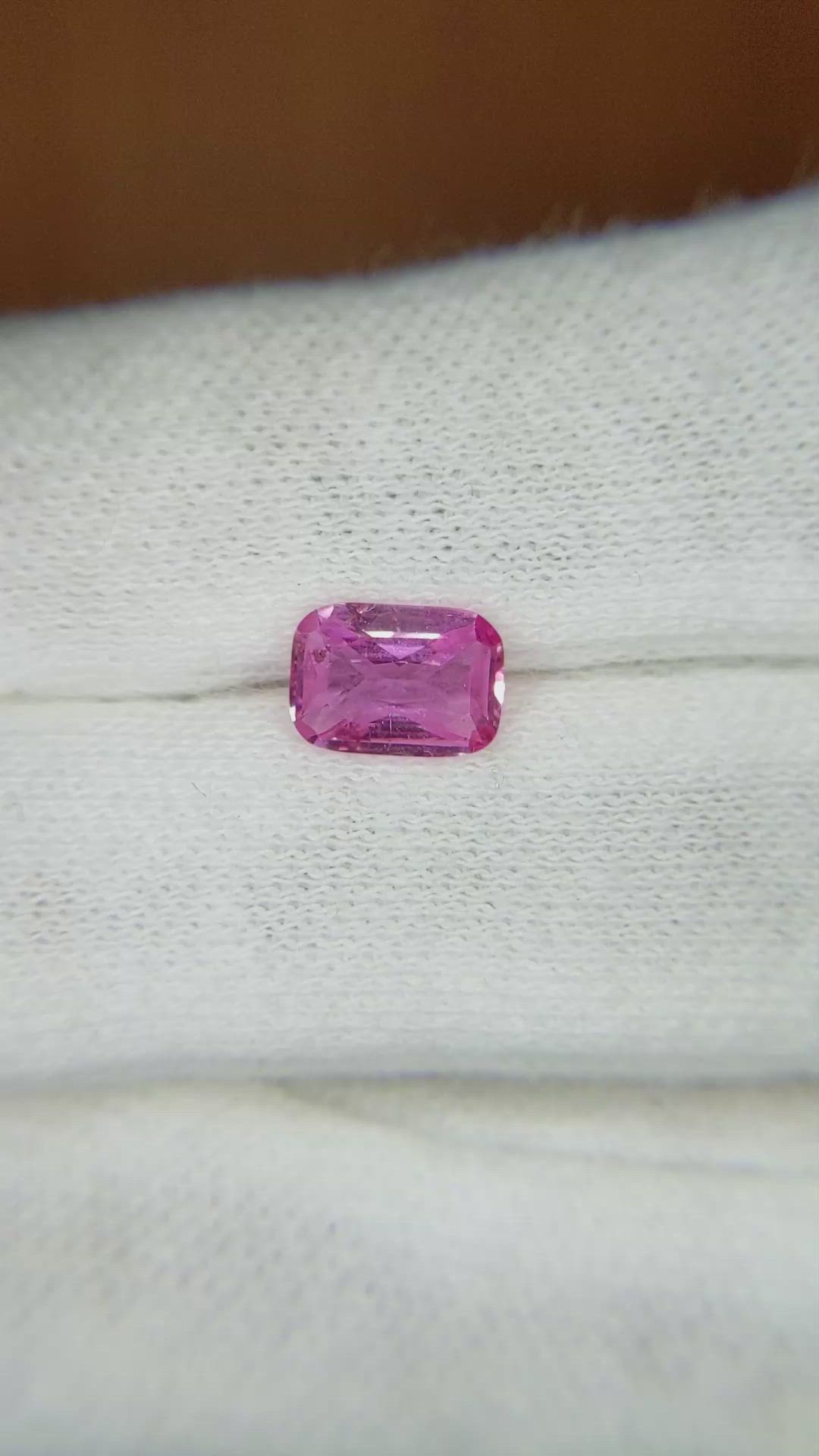 1.17 Ct. Pink Sapphire from Ceylon (Sri Lanka) Size Video