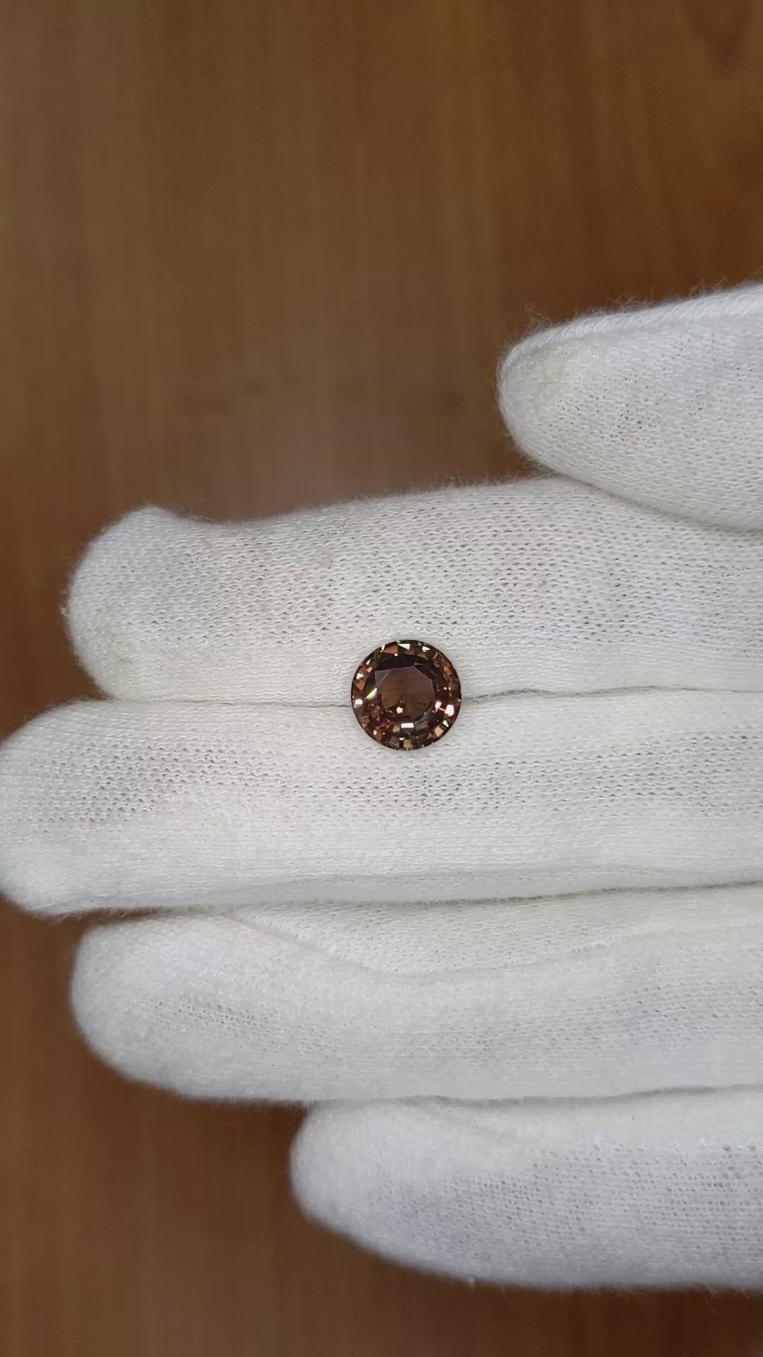 2.51 Ct. Brown Sapphire from Ceylon (Sri Lanka) Size Video