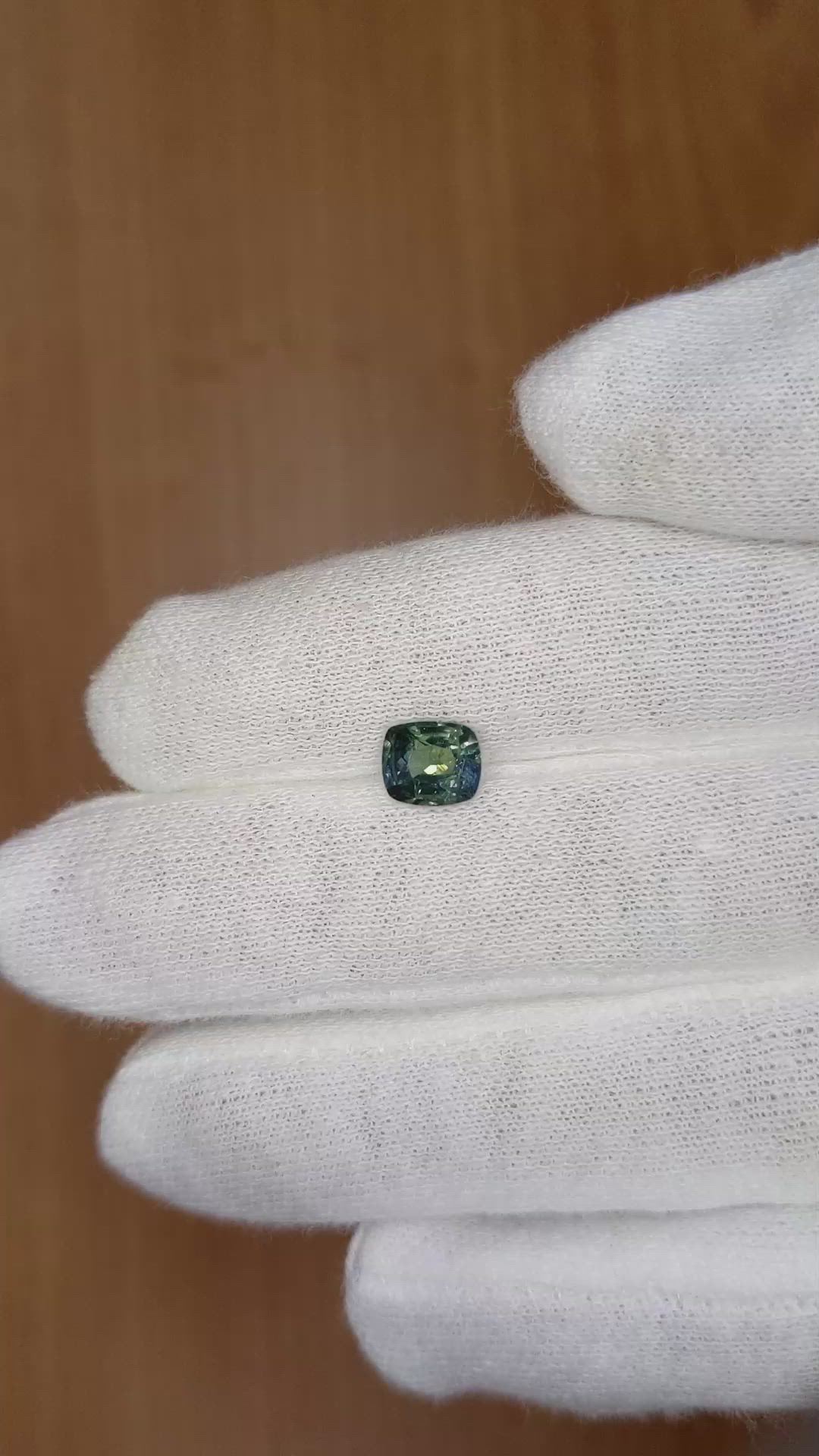 1.42 Ct. Sapphire from Ceylon (Sri Lanka) Size Video