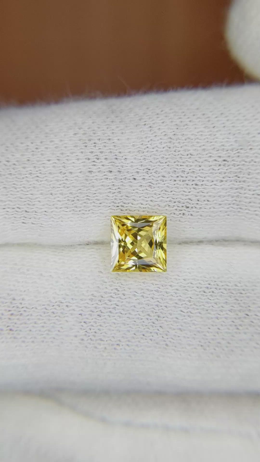 1.22 Ct. Yellow Sapphire from Ceylon (Sri Lanka) Size Video