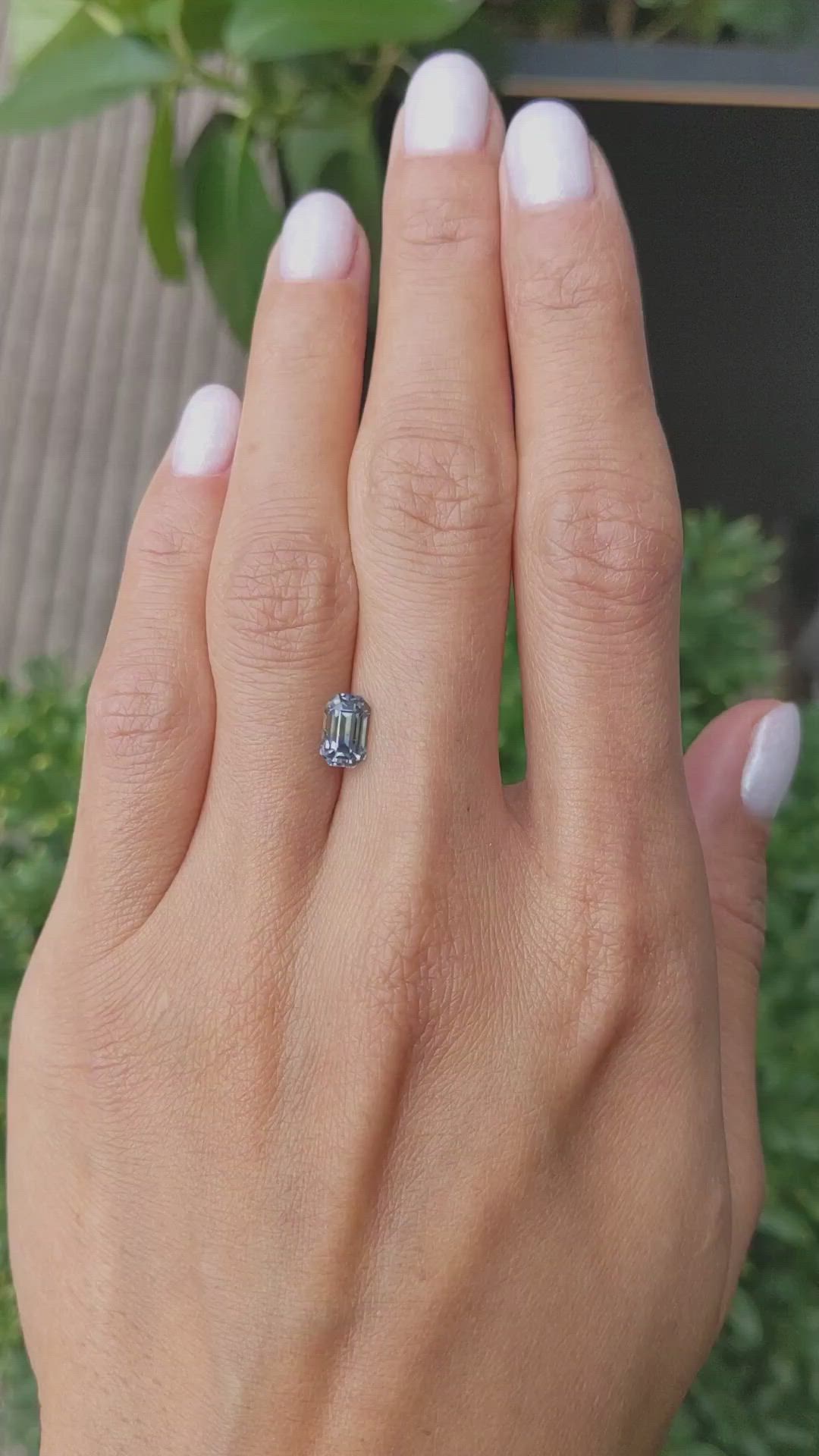 1.71 Ct. Bi Color Sapphire from Ceylon (Sri Lanka) Size Video