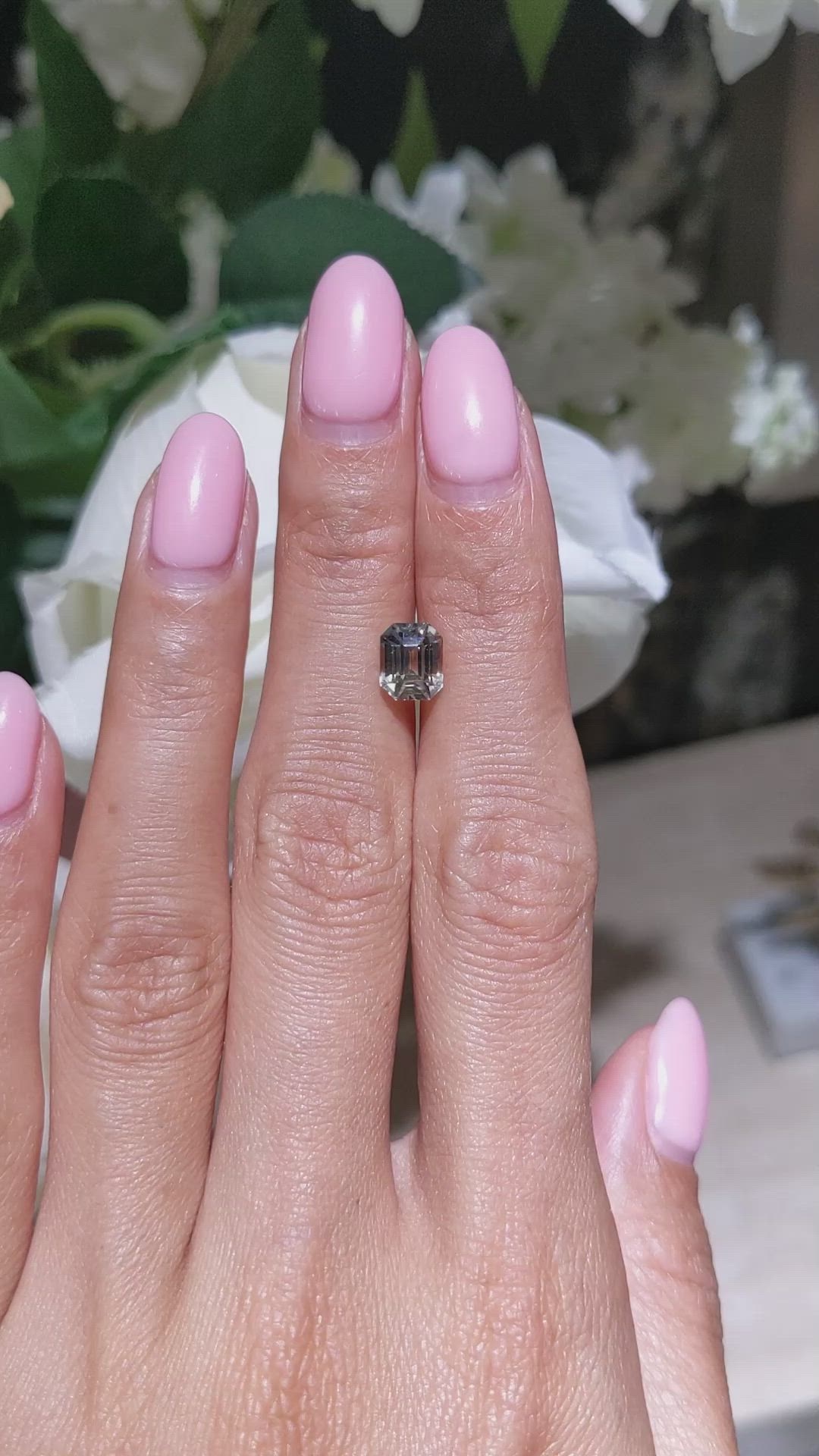 2.14 Ct. Bi Color Sapphire from Ceylon (Sri Lanka) Size Video