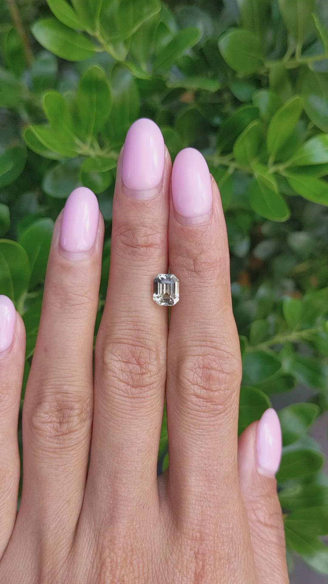 2.14 Ct. Bi Color Sapphire from Ceylon (Sri Lanka) Size Video