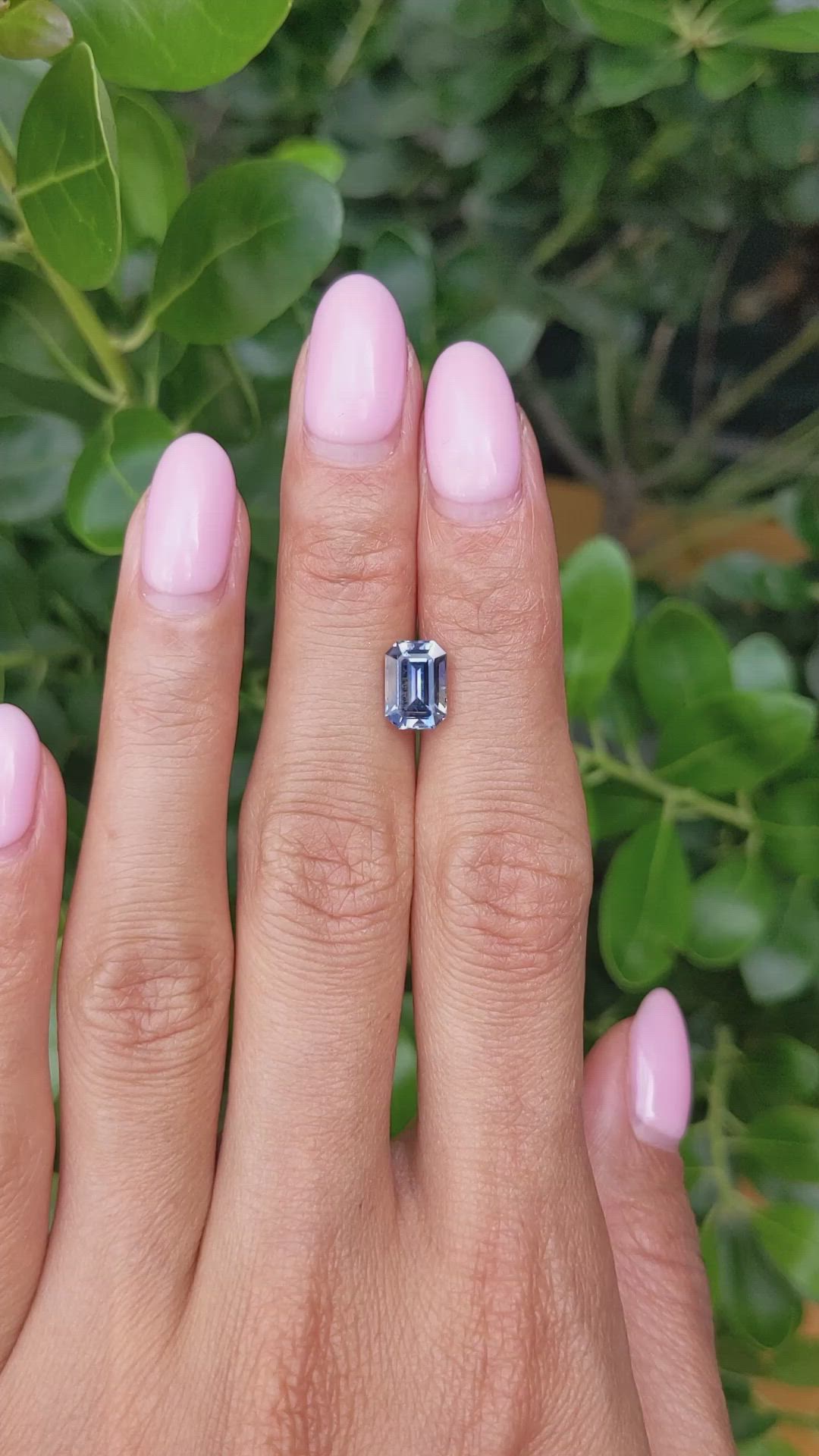 2.32 Ct. Bi Color Sapphire from Ceylon (Sri Lanka) Size Video