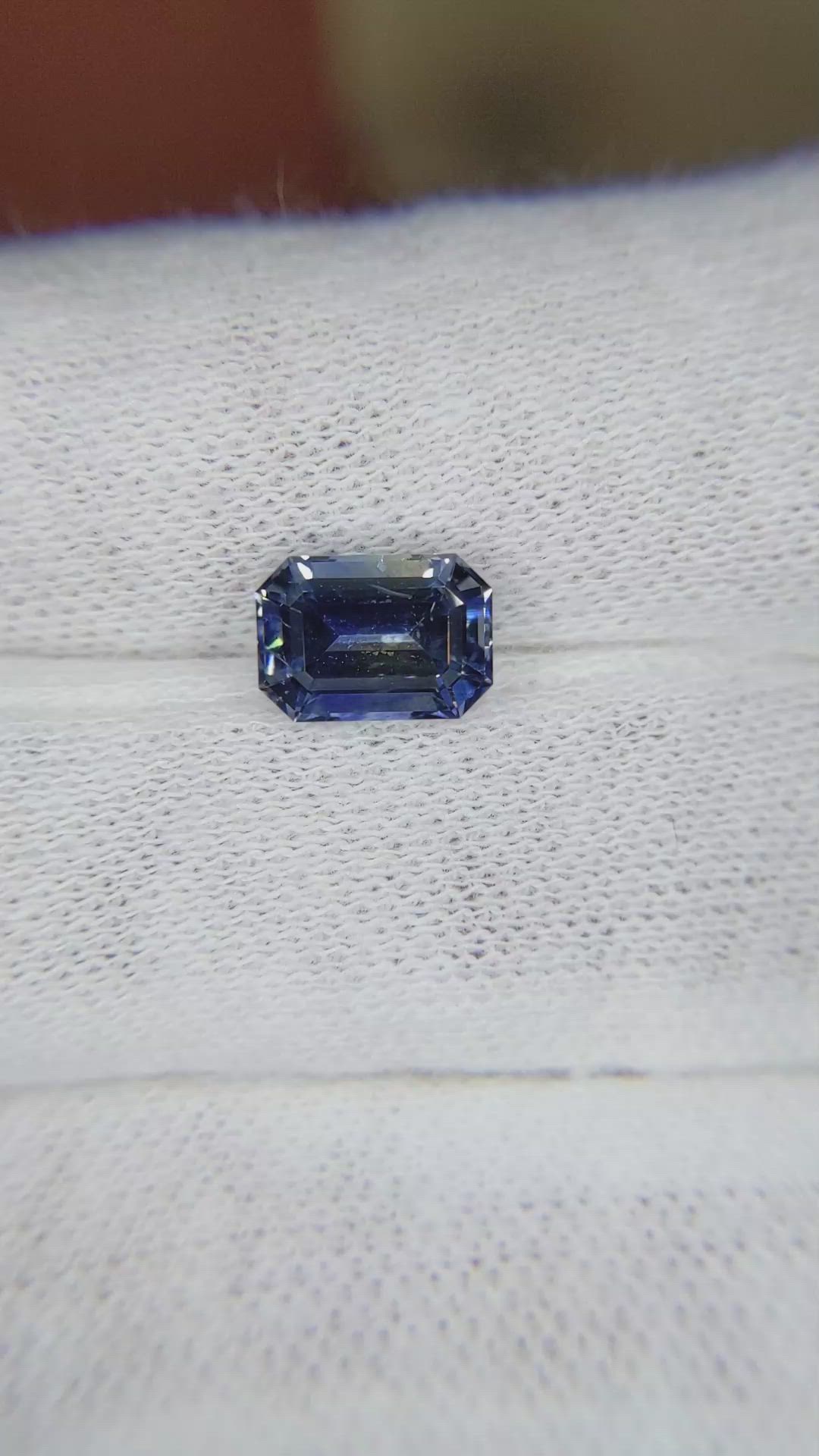 2.32 Ct. Bi Color Sapphire from Ceylon (Sri Lanka) Size Video