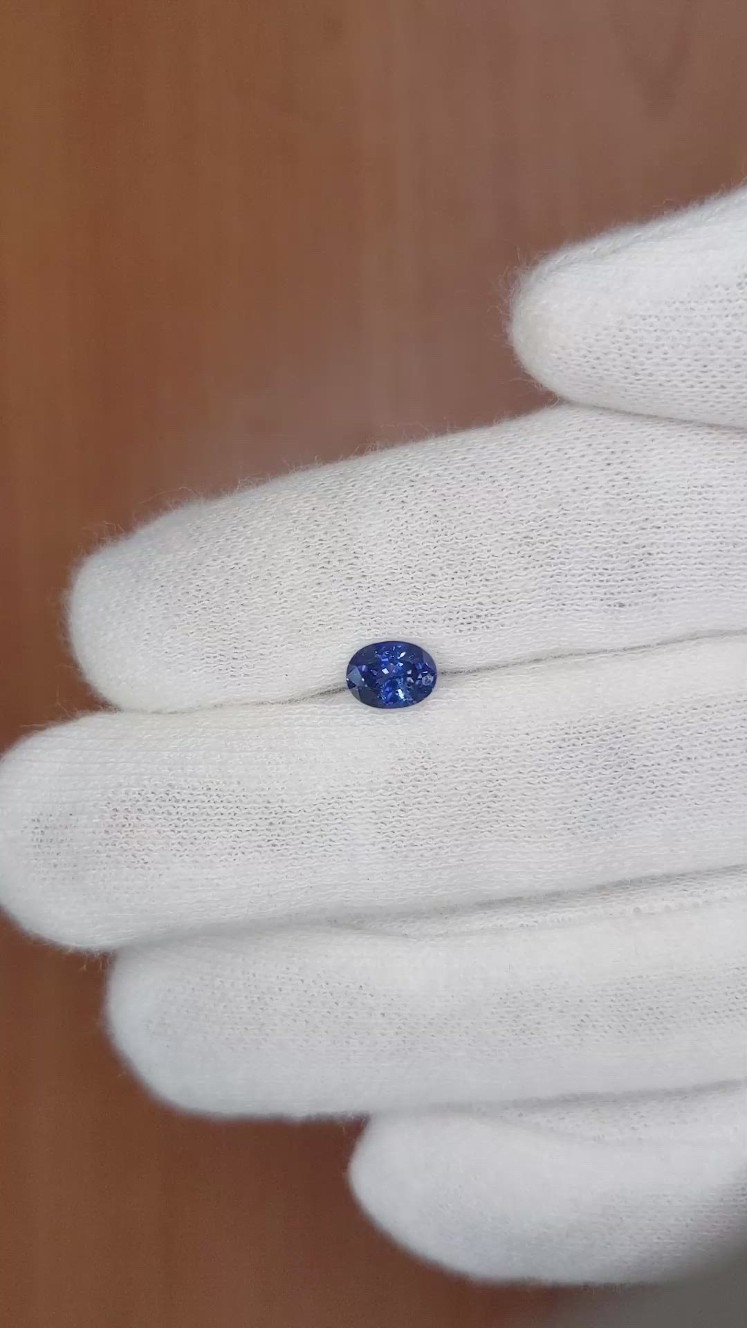 0.95 Ct. Color Change Sapphire from Ceylon (Sri Lanka) Size Video