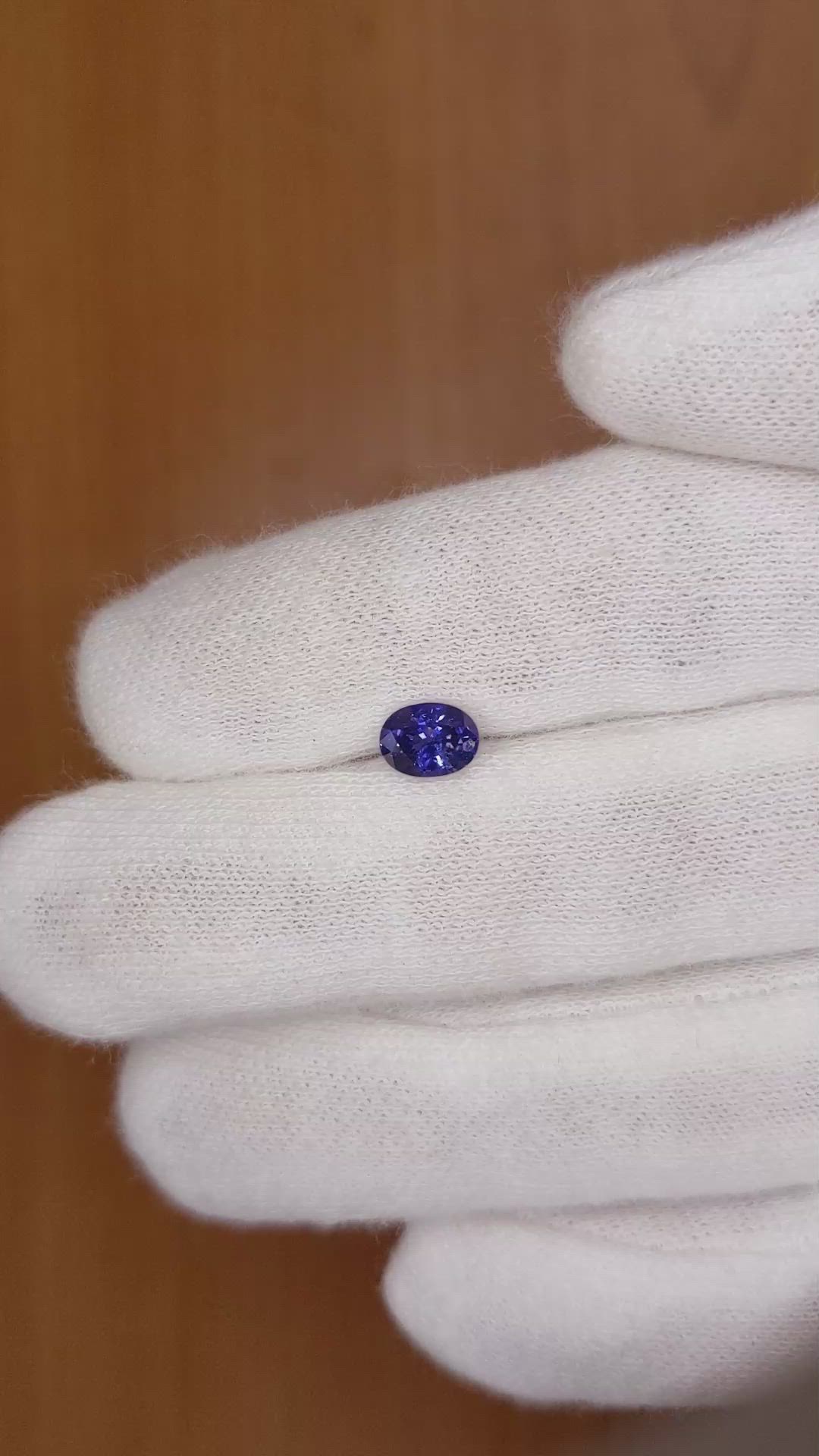 0.95 Ct. Color Change Sapphire from Ceylon (Sri Lanka) Size Video